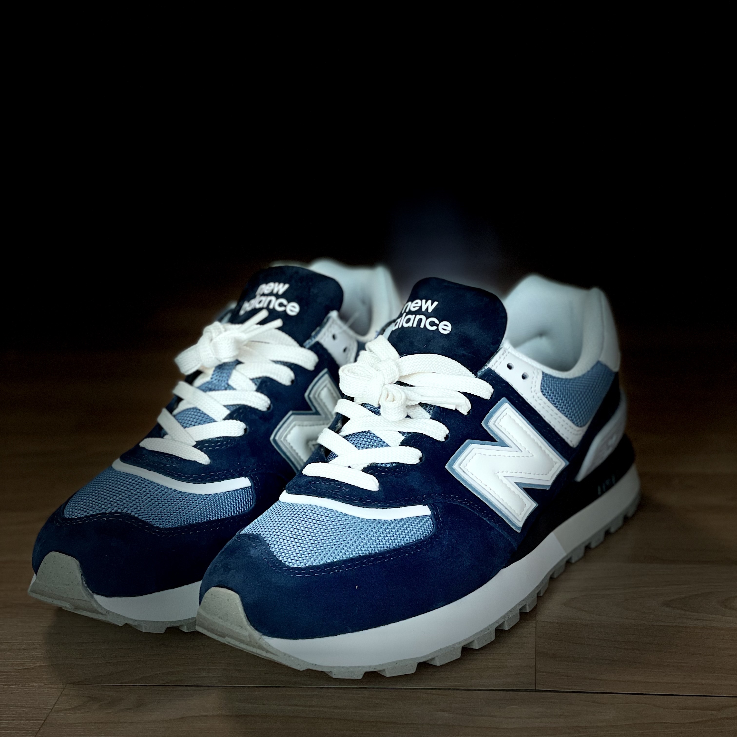 New Balance 574 Legacy Navy Sea Salt 착용 스타일 - 4