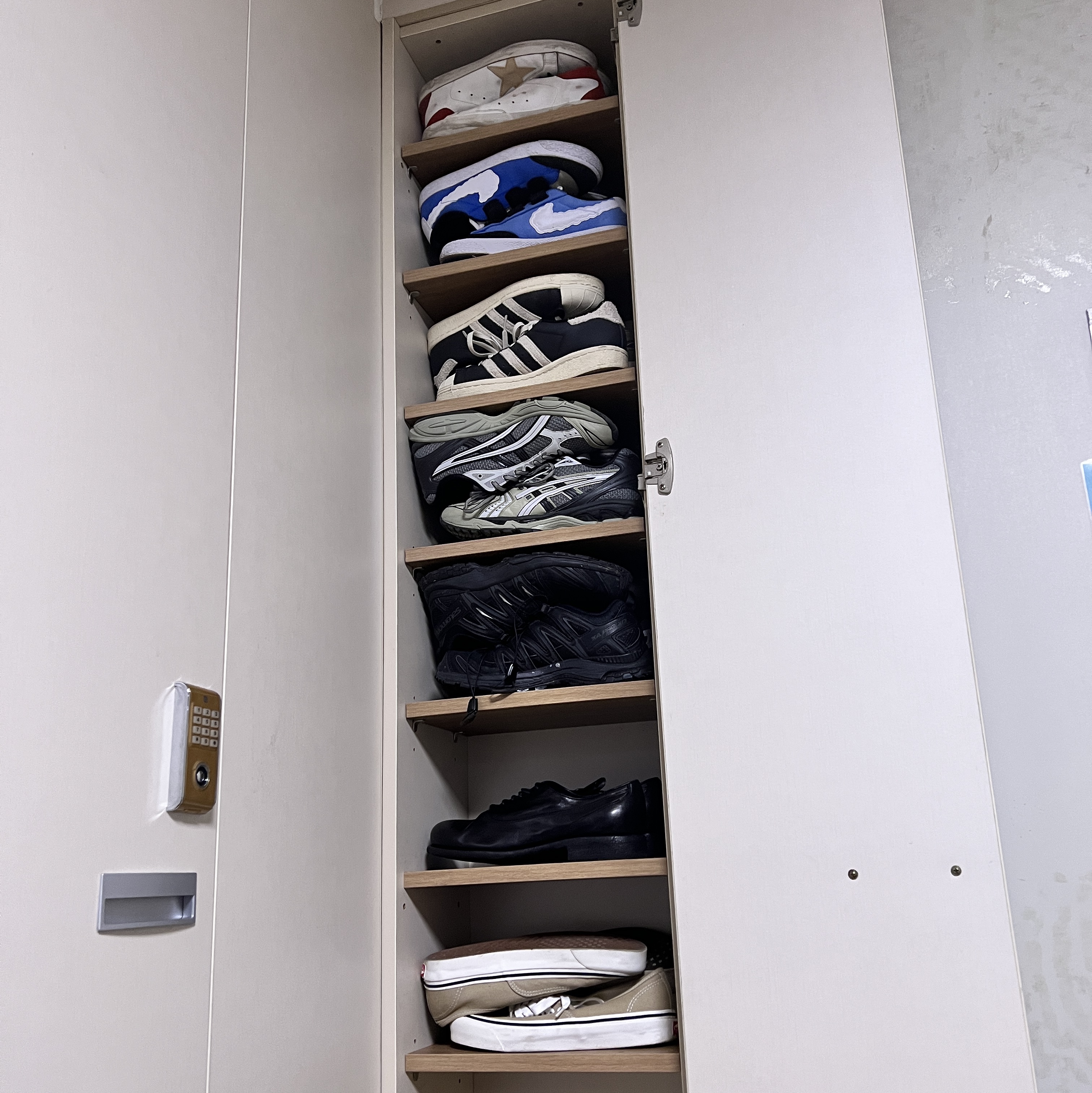 Asics x Andersson Bell Gel-1090 Black Silver, Asics UB1-S Gel-Kayano 14 Piedmont Grey 착용 스타일