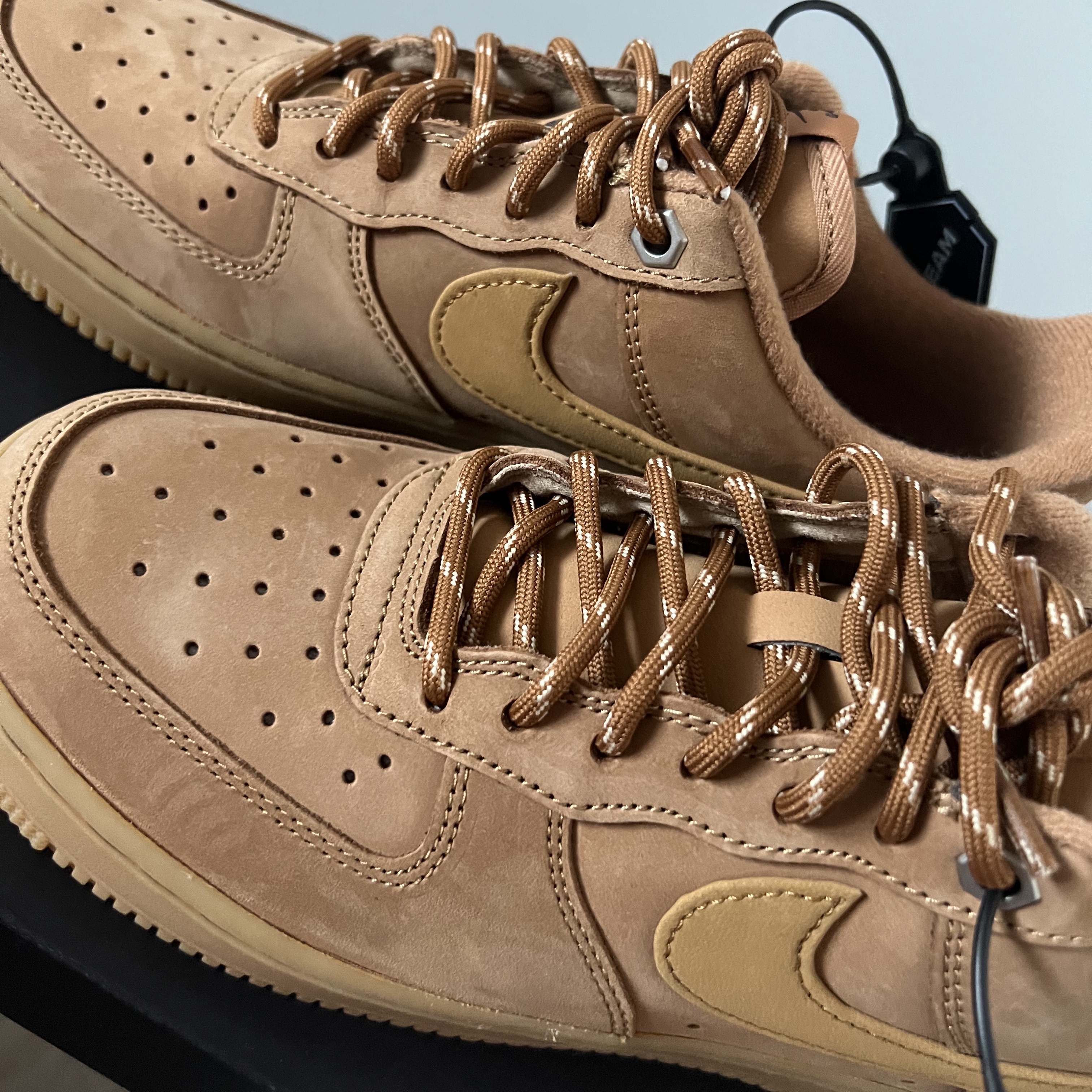 Nike Air Force 1 '07 WB Flax 착용 스타일 - 2