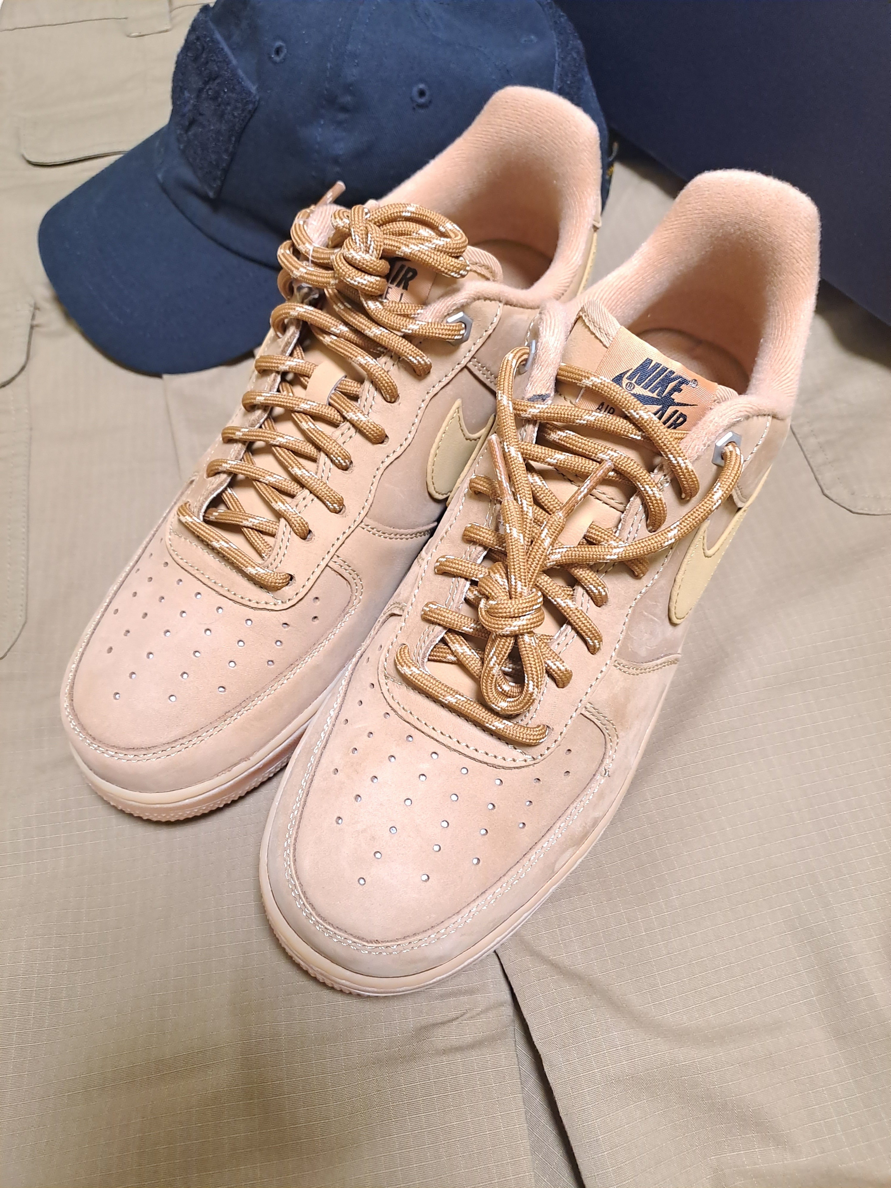 Nike Air Force 1 '07 WB Flax 착용 스타일