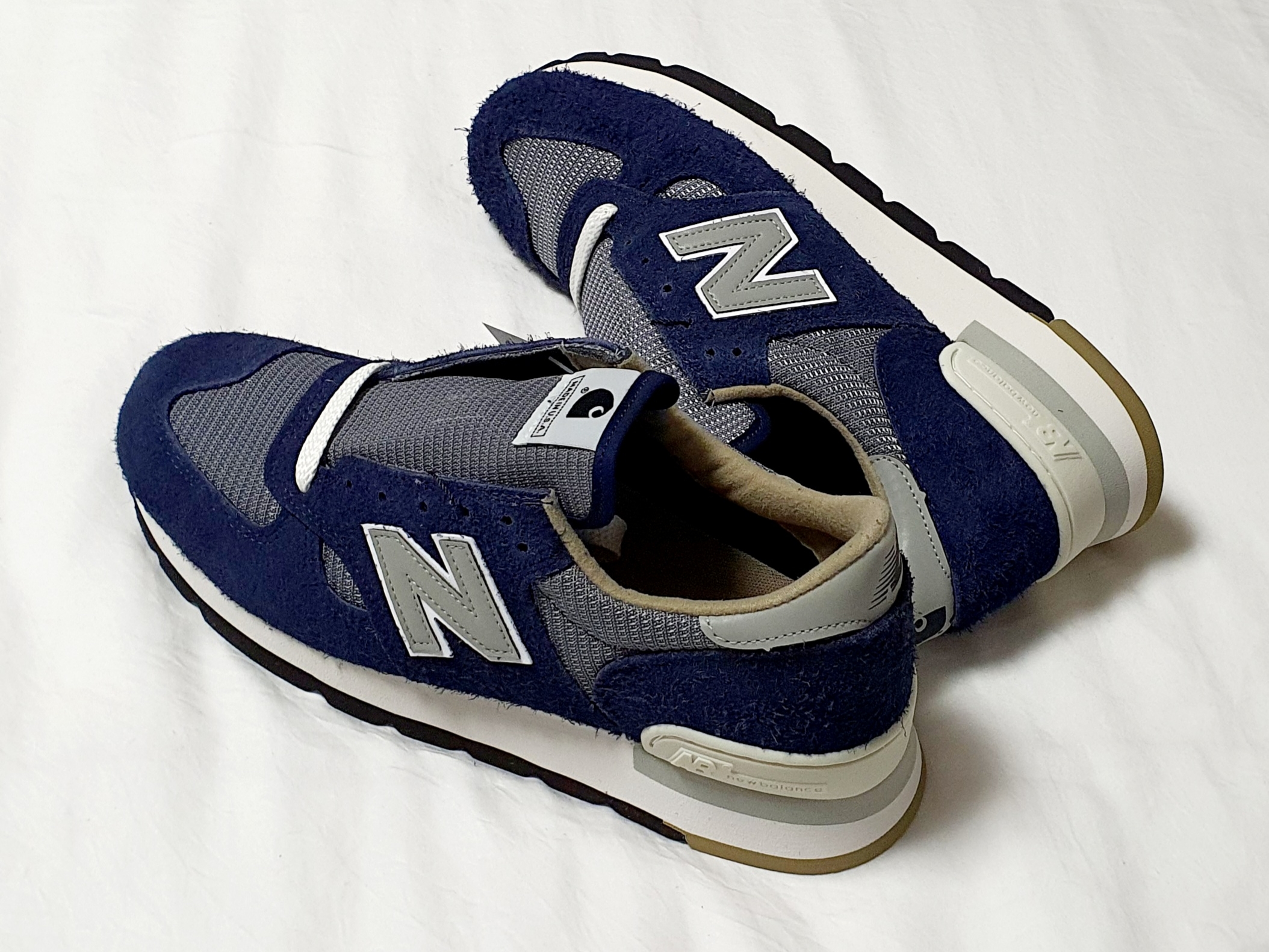 New Balance x Carhartt WIP 990v1 Made in USA Sculpture Center 착용 스타일 - 3