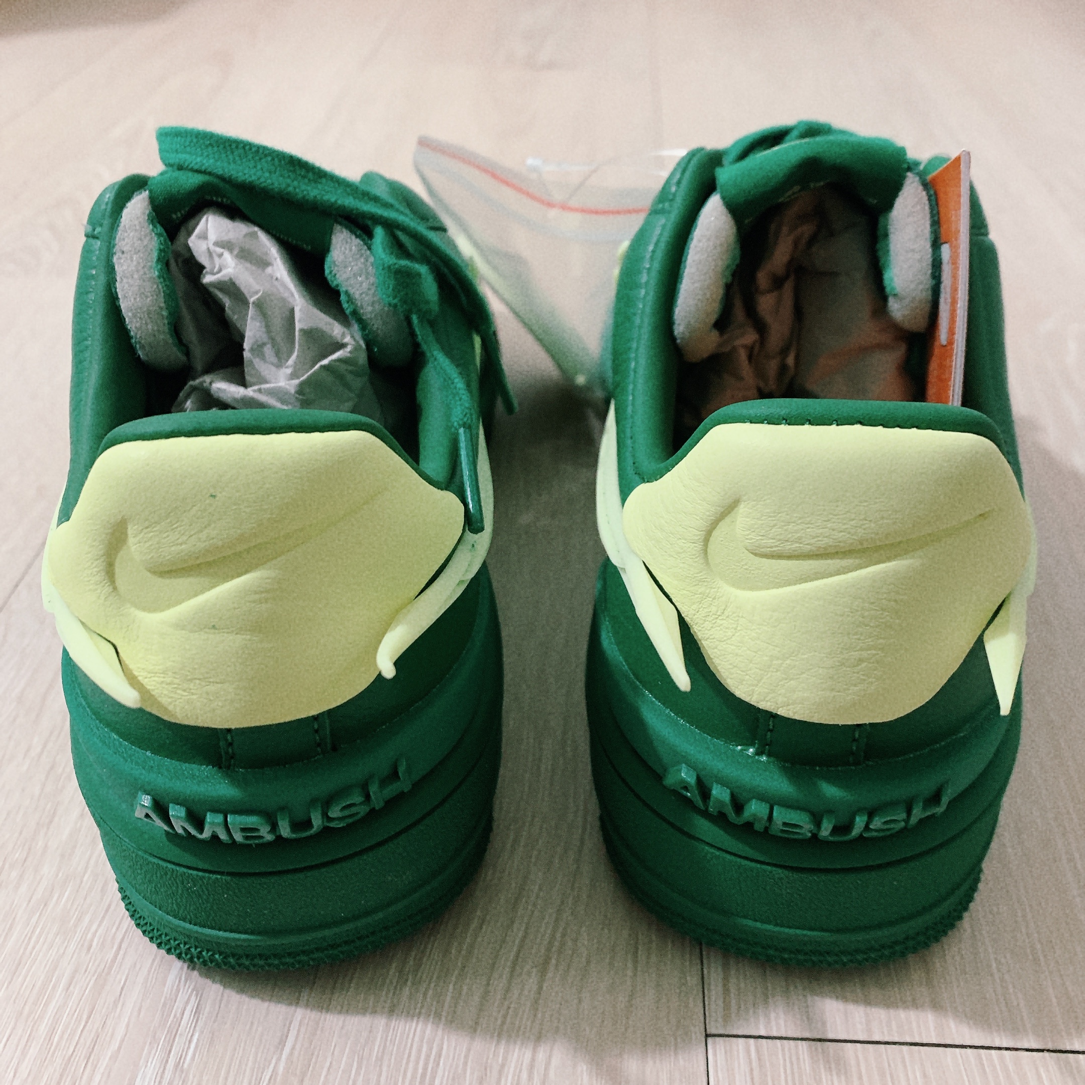 Nike x Ambush Air Force 1 Low SP Pine Green and Citron 착용 스타일 - 2