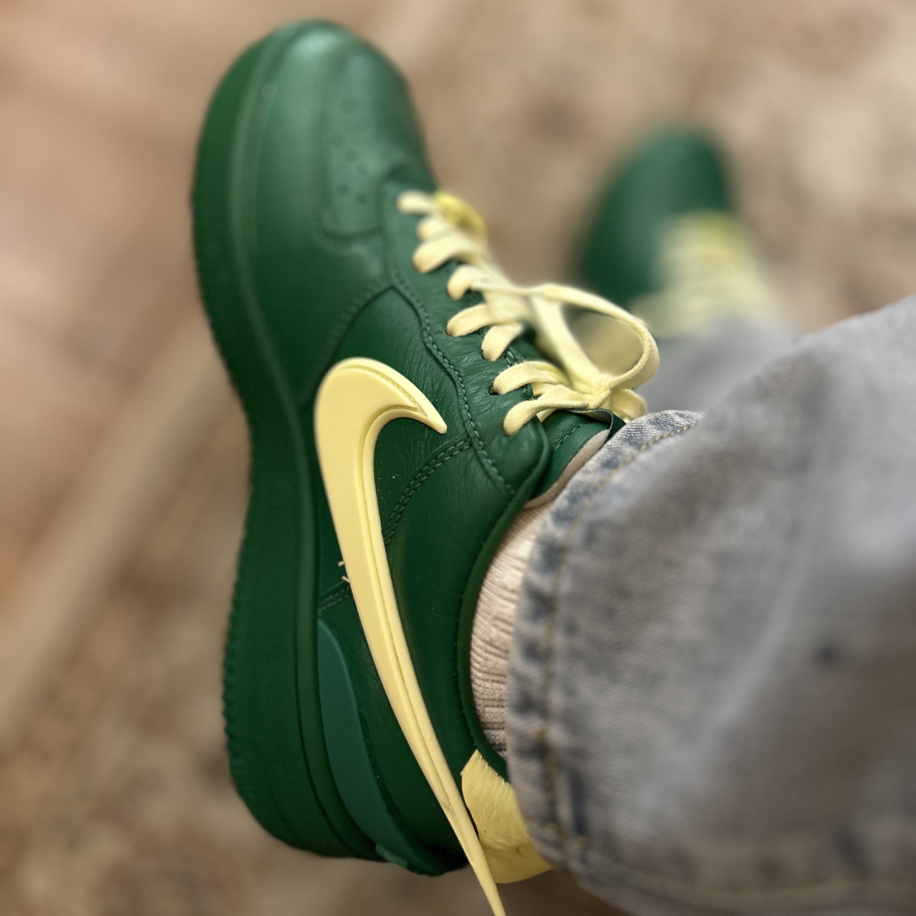 Nike x Ambush Air Force 1 Low SP Pine Green and Citron 착용 스타일 - 2