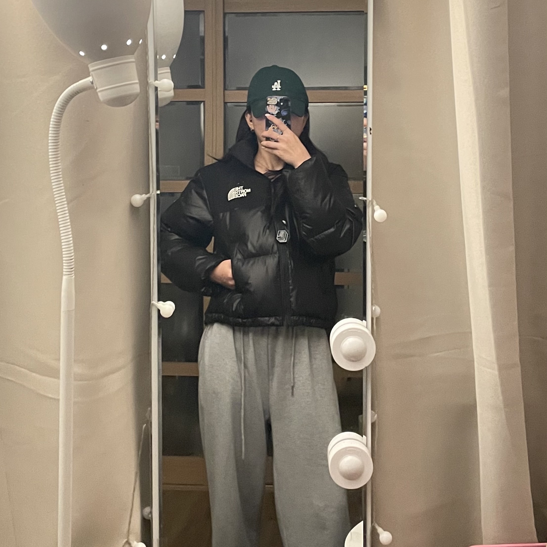 (W) The North Face White Label Novelty Nuptse Down Jacket Black 착용 스타일