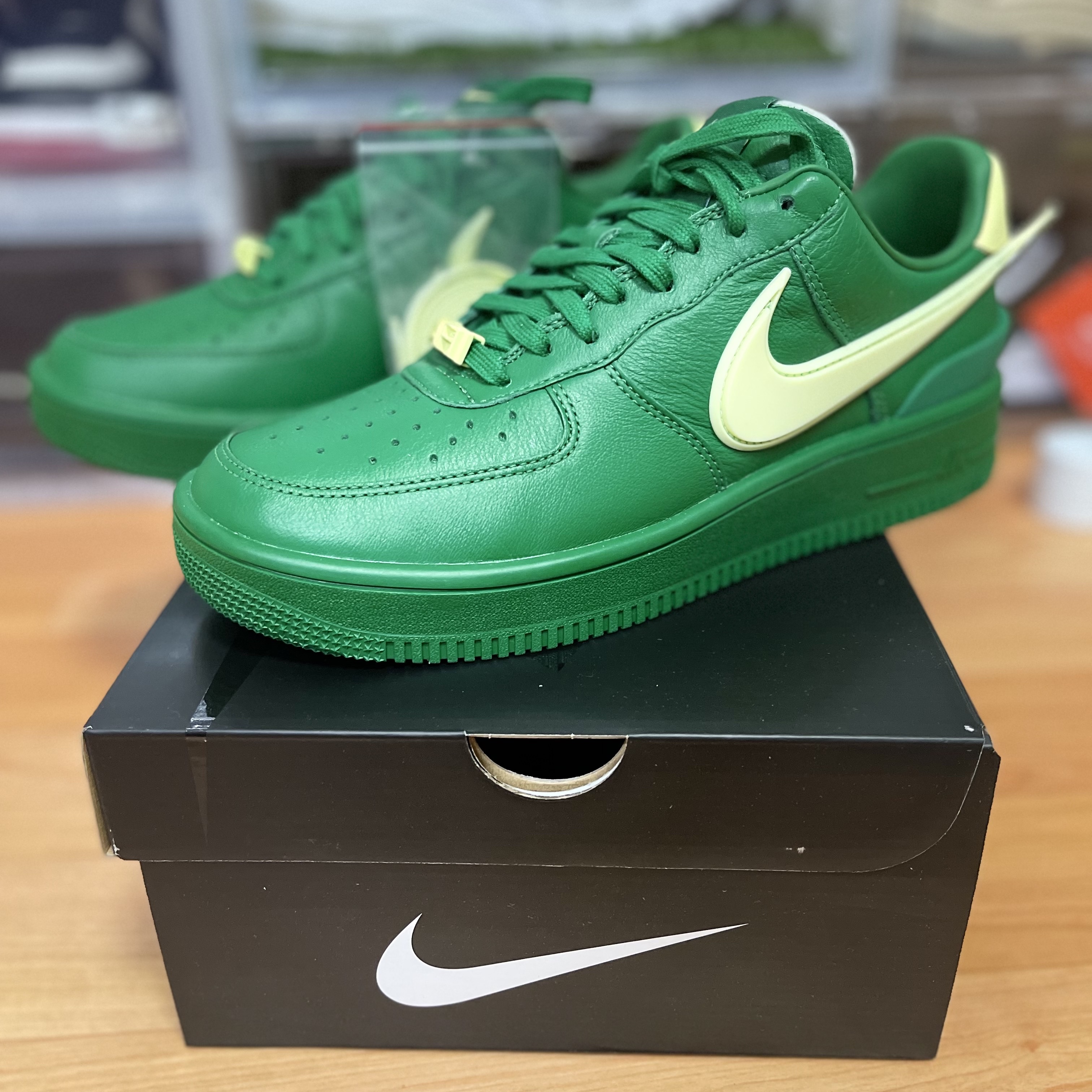 Nike x Ambush Air Force 1 Low SP Pine Green and Citron 착용 스타일 - 1