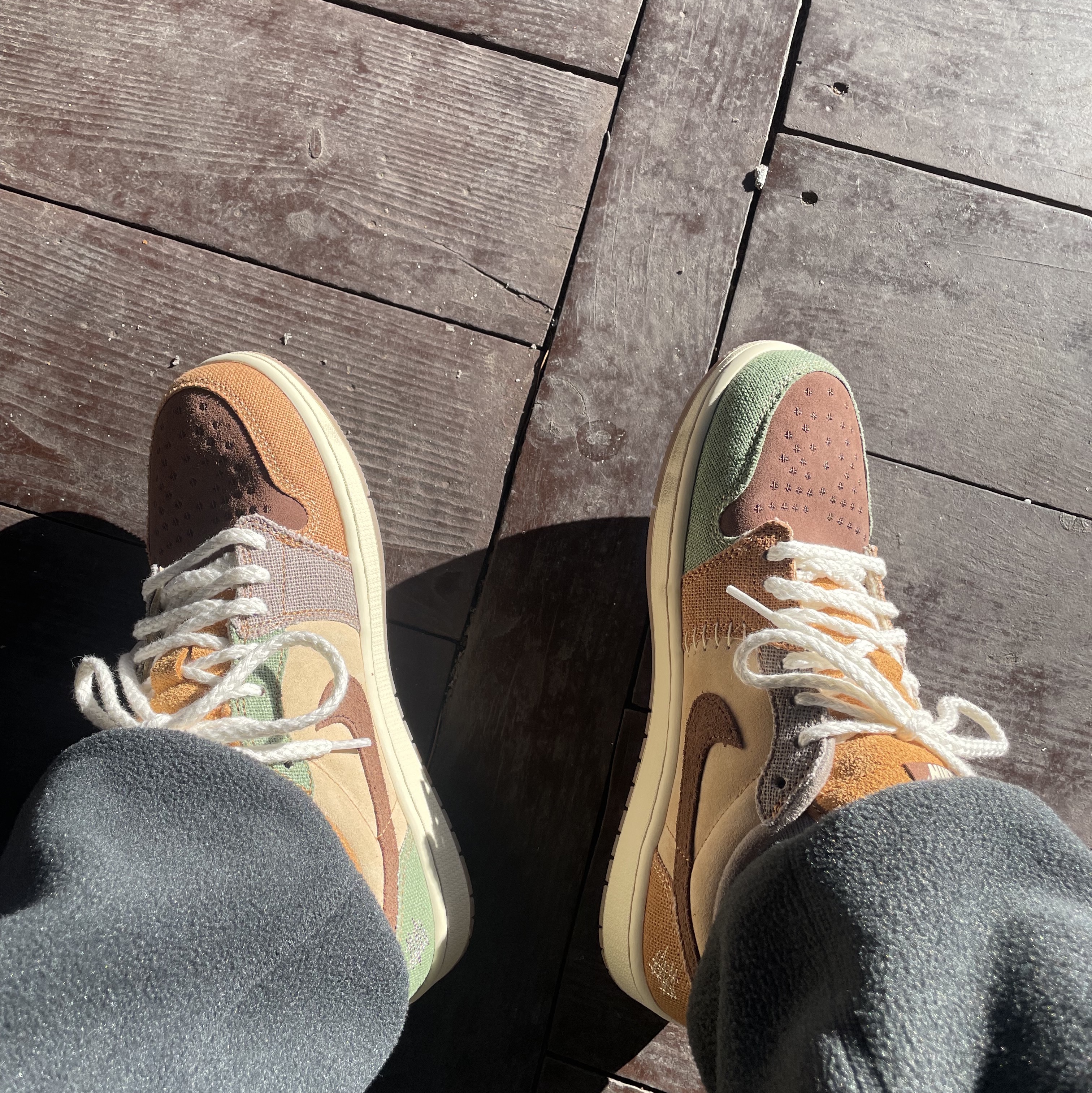 Jordan 1 x Zion Williamson Retro Low OG Flax and Oil Green, Supreme x The North Face Summit Series Rescue Baltoro Jacket Multi Camo - 22SS 착용 스타일 - 2