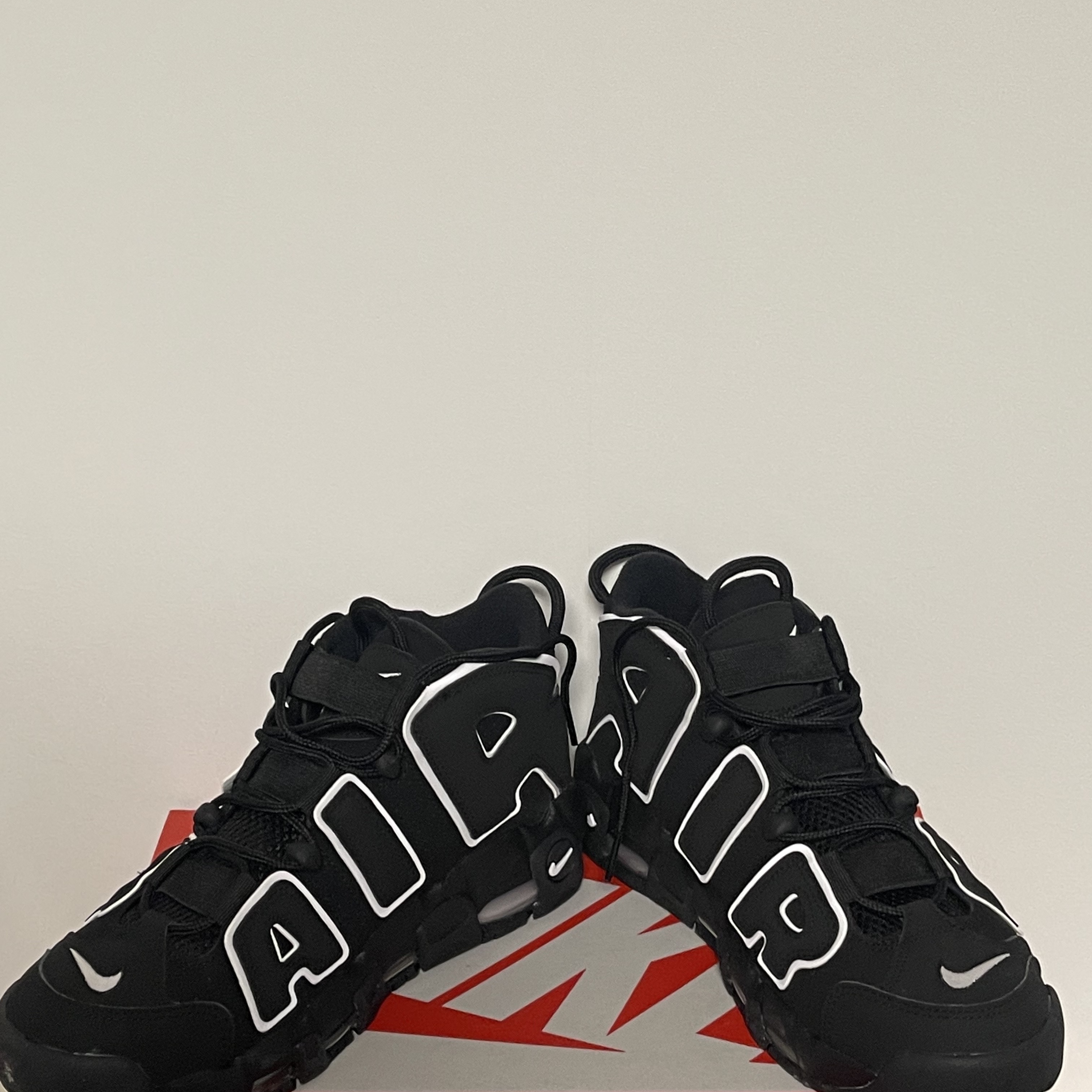 Nike Air More Uptempo Black White 2020 착용 스타일