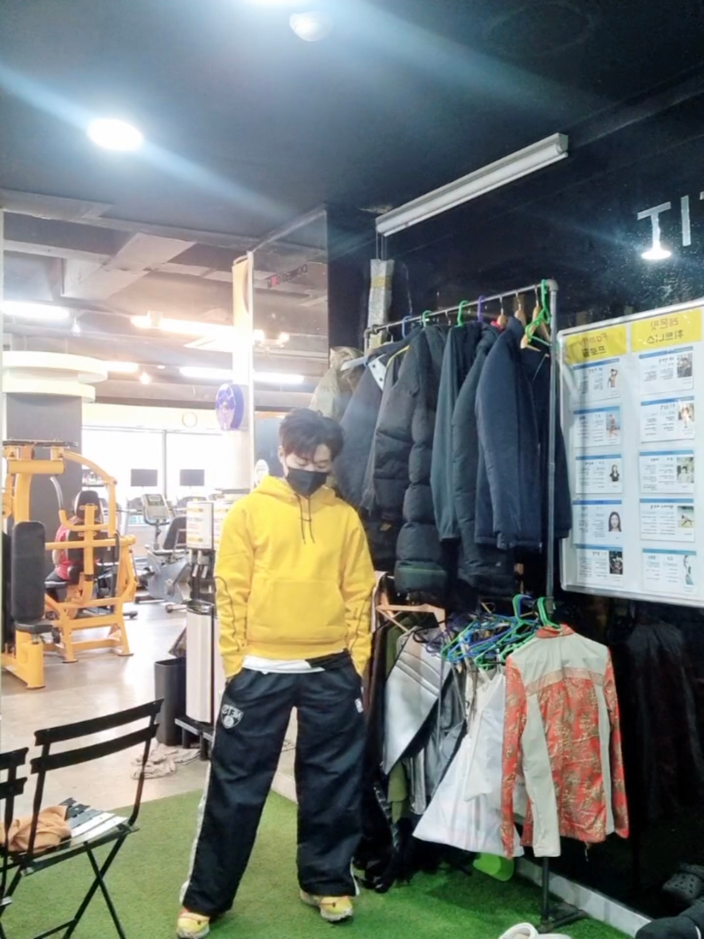 Nike x Drake Nocta Essential Track Jacket - US/EU, Nike x Drake Nocta Essential Hoodie University Gold - Asia 착용 스타일 - 1