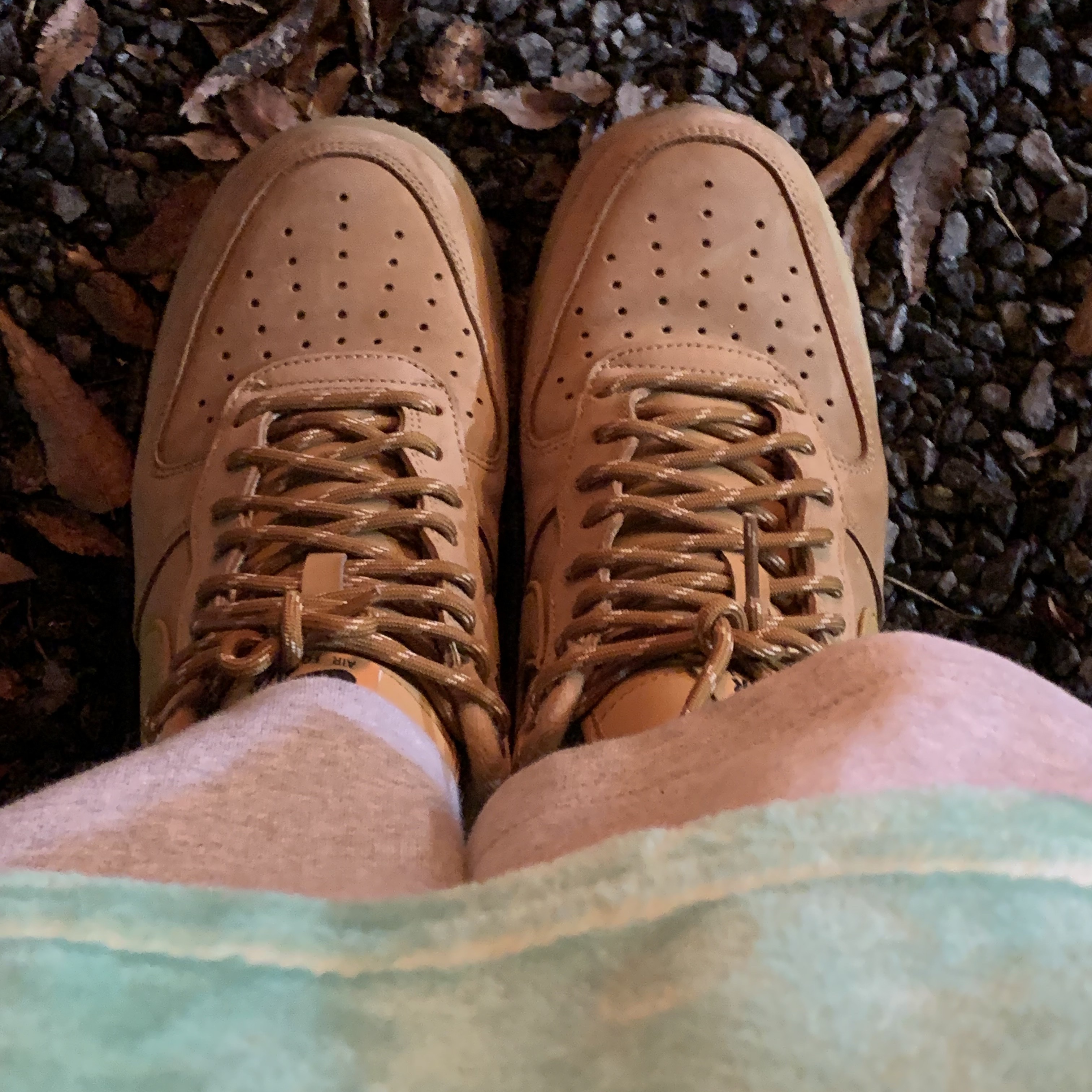 Nike Air Force 1 '07 WB Flax 착용 스타일