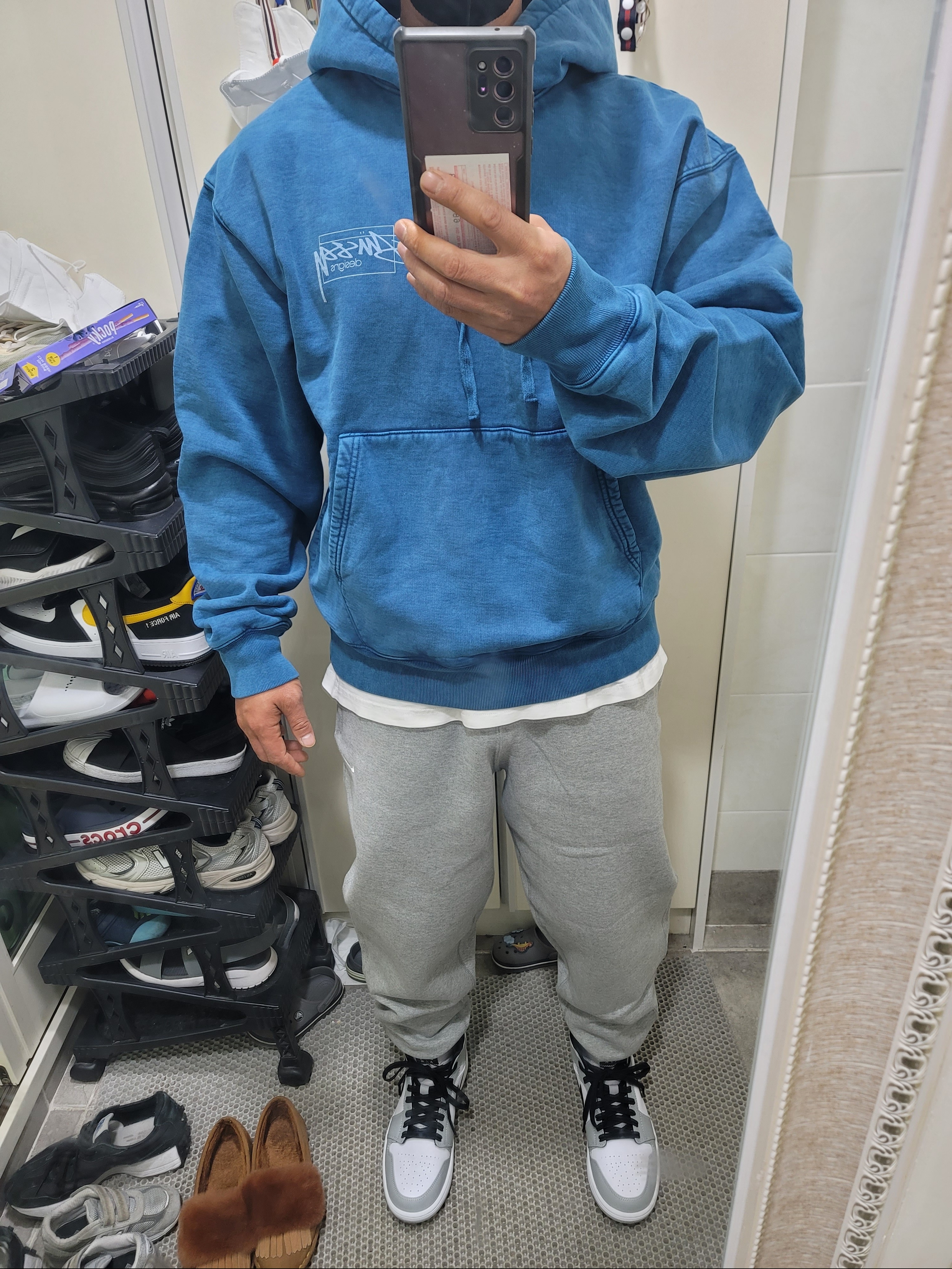 Stussy Dyed Stussy Designs Hoodie Blue, Nike NRG Solo Swoosh Fleece Pants Dark Grey Heather - Asia 착용 스타일 - 1