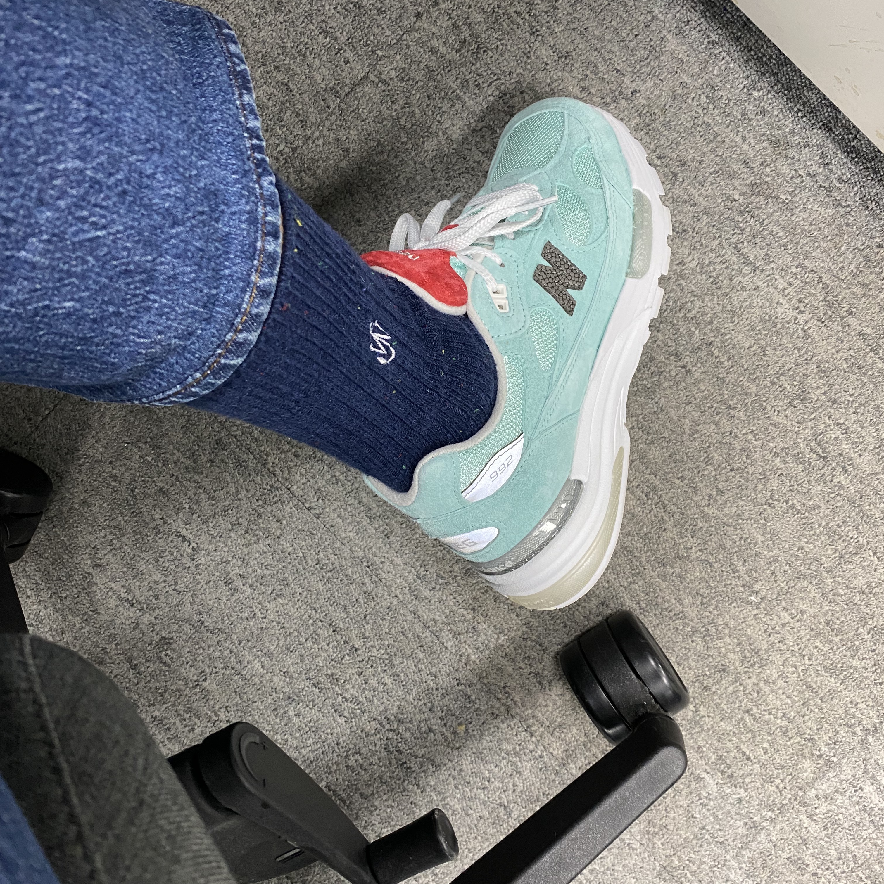 New Balance x Kith 992 Made in USA Kithmas Light Reef 착용 스타일