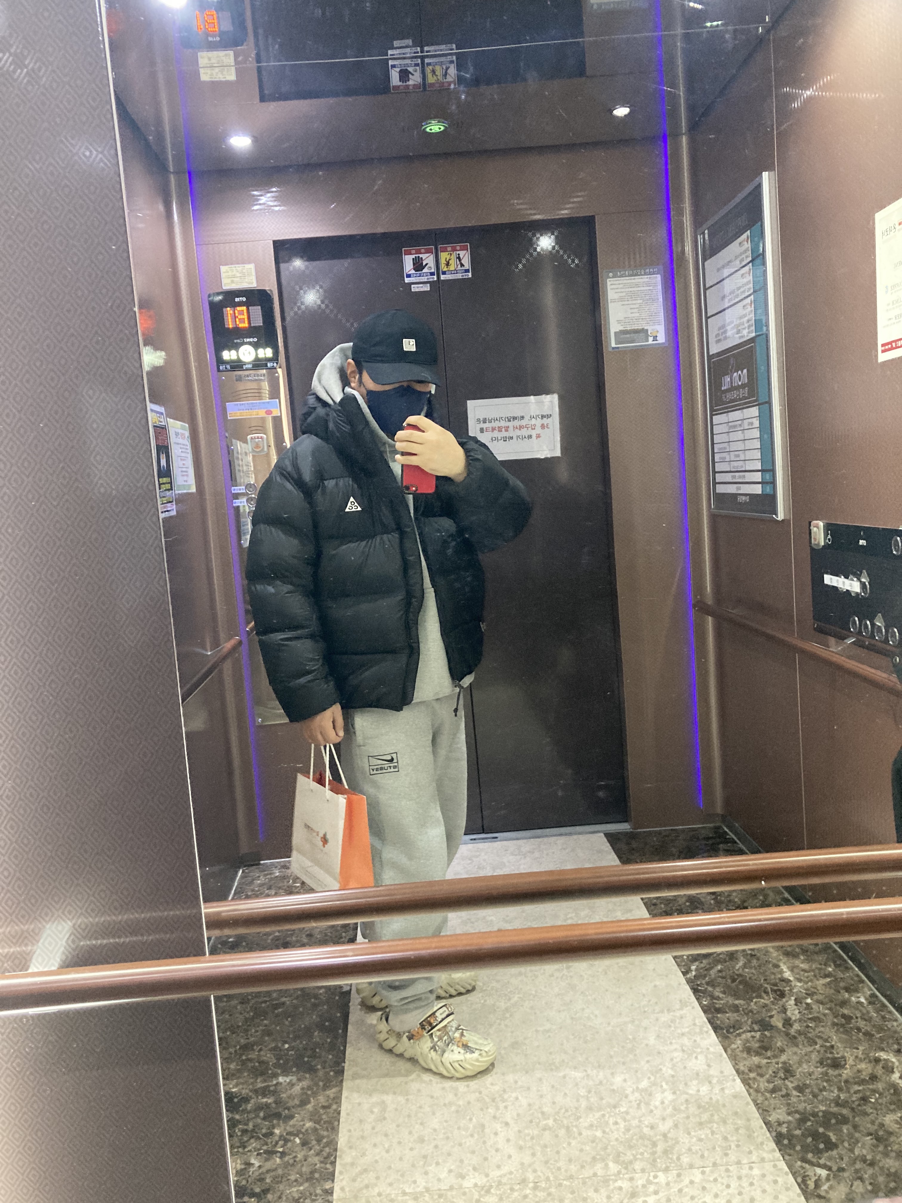 Nike ACG Therma-Fit ADV Lunar Lake Puffer Jacket Black - Asia, Nike x Stussy NRG RA Pullover Hoodie Dark Grey Heather (DJ9488-063) 착용 스타일