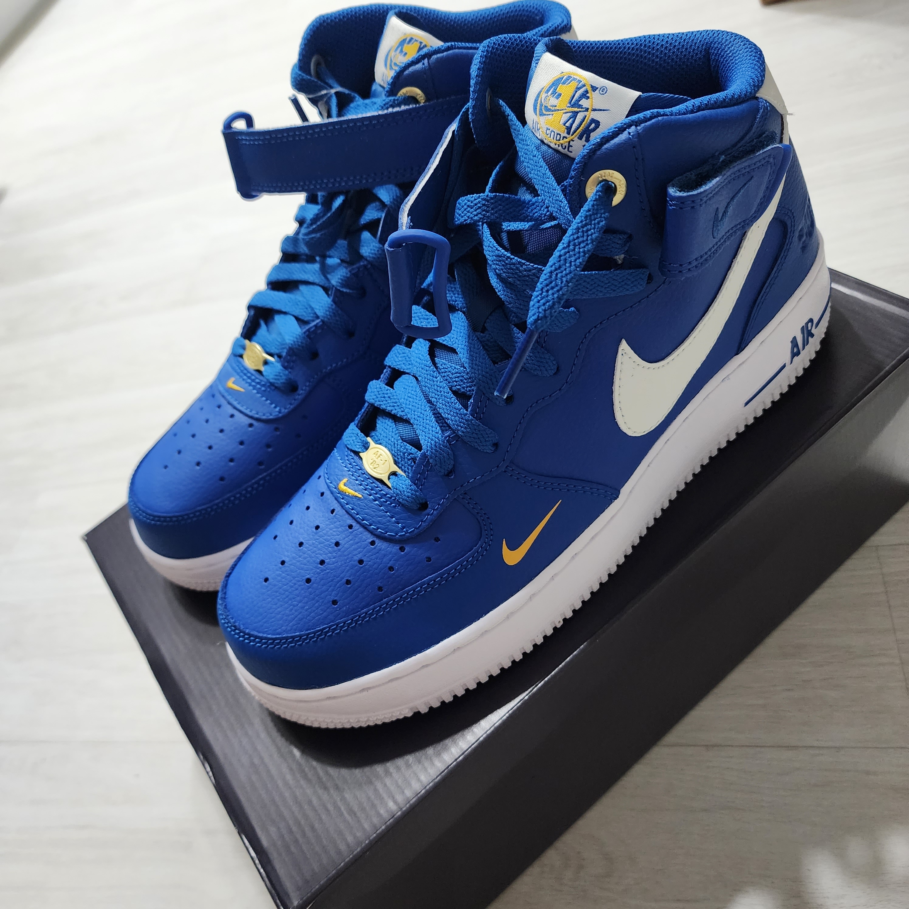 Nike Air Force 1 Mid '07 LV8 40th Anniversary Join Forces Blue Jay 착용 스타일 - 3
