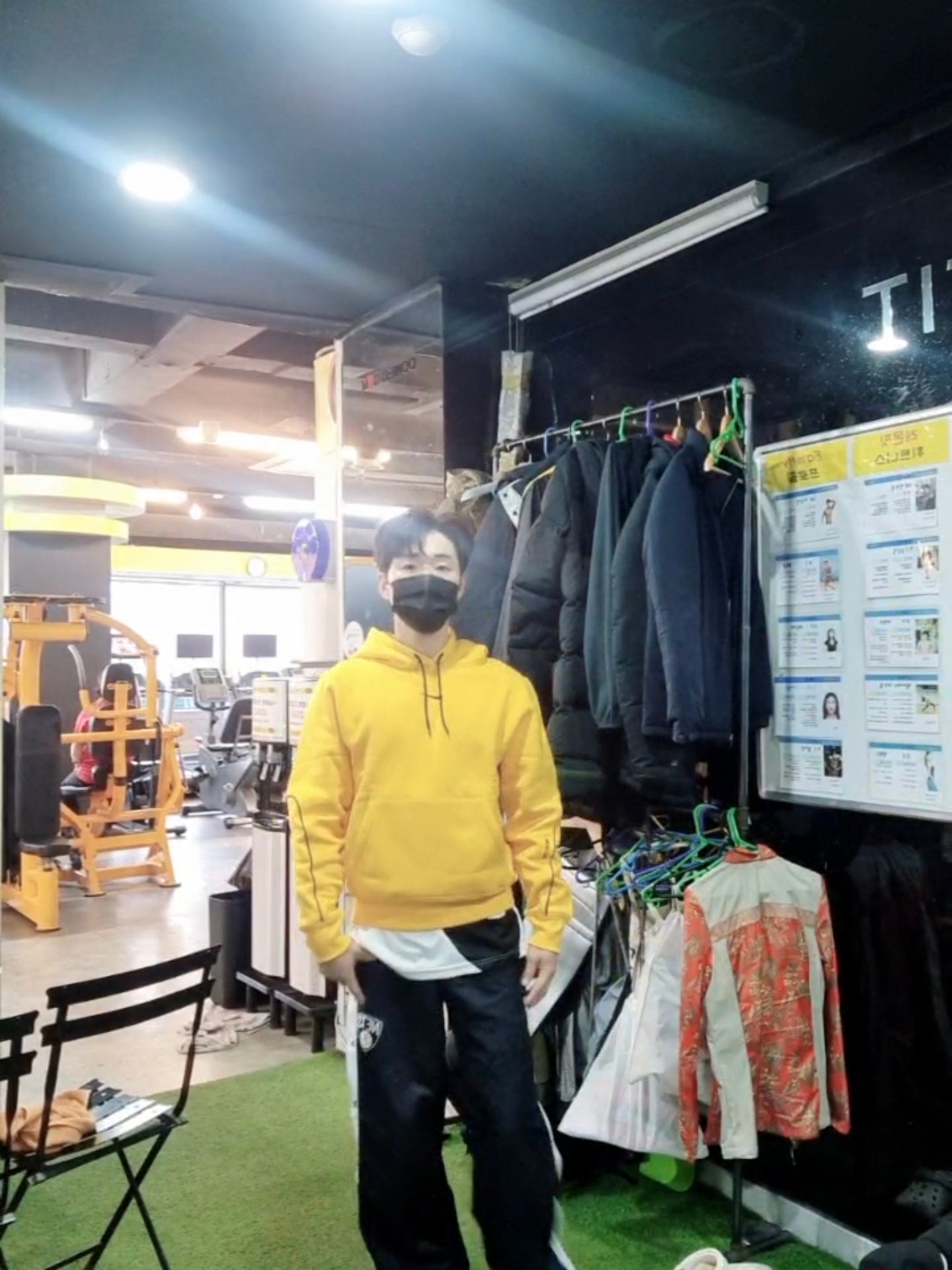 Nike x Drake Nocta Essential Track Jacket - US/EU, Nike x Drake Nocta Essential Hoodie University Gold - Asia 착용 스타일 - 2