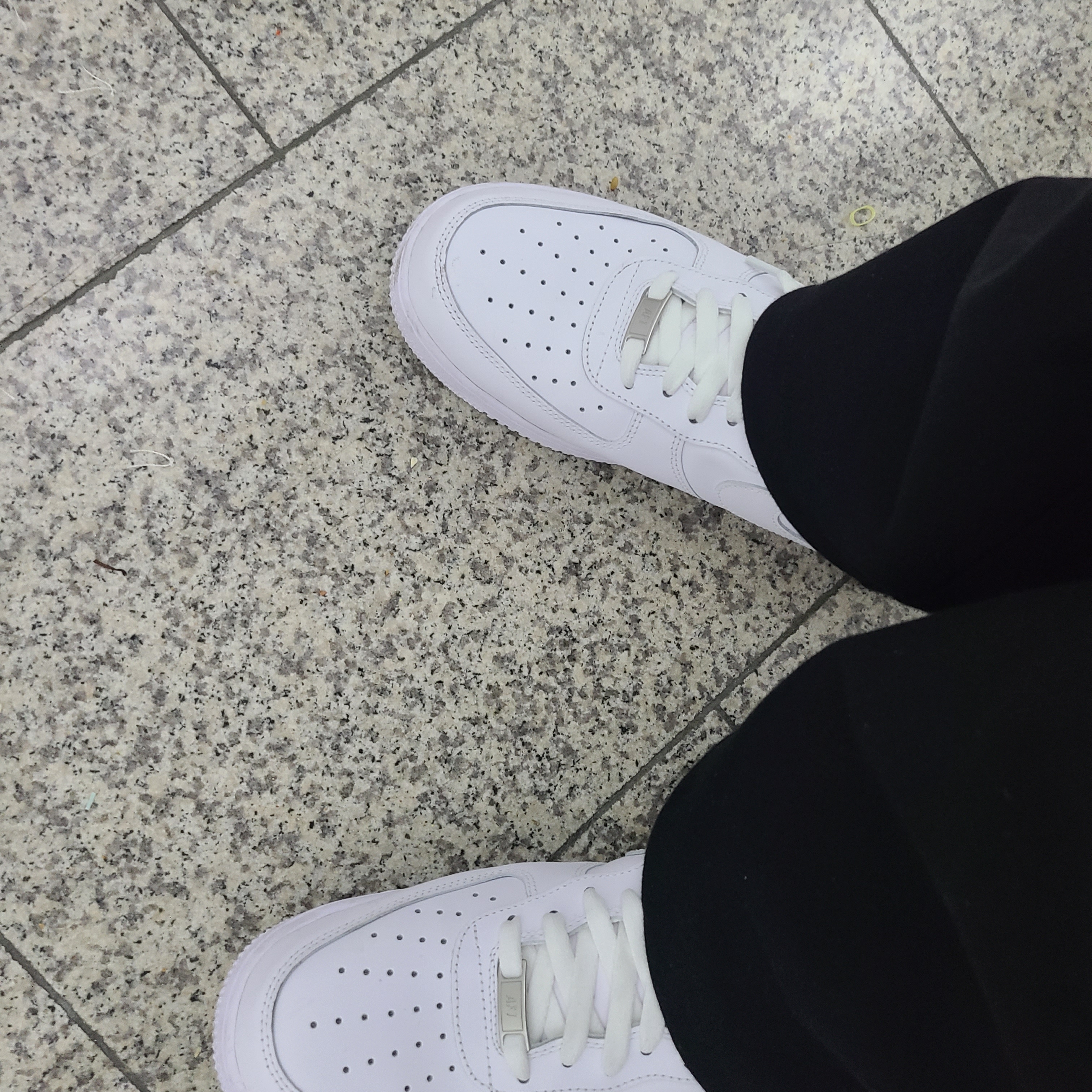 Nike Air Force 1 '07 Low White 착용 스타일