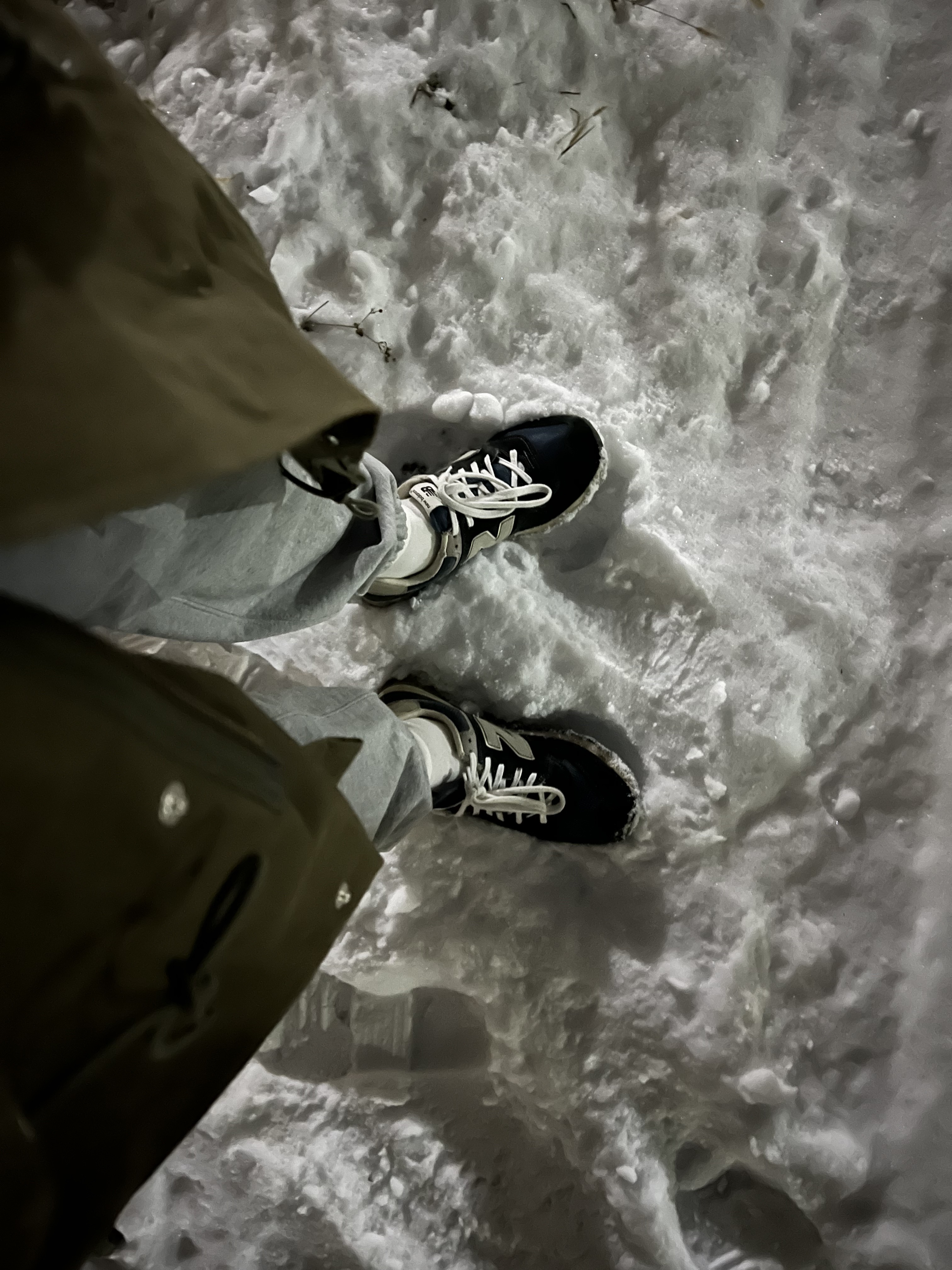 New Balance 574 Classic Navy 착용 스타일 - 2