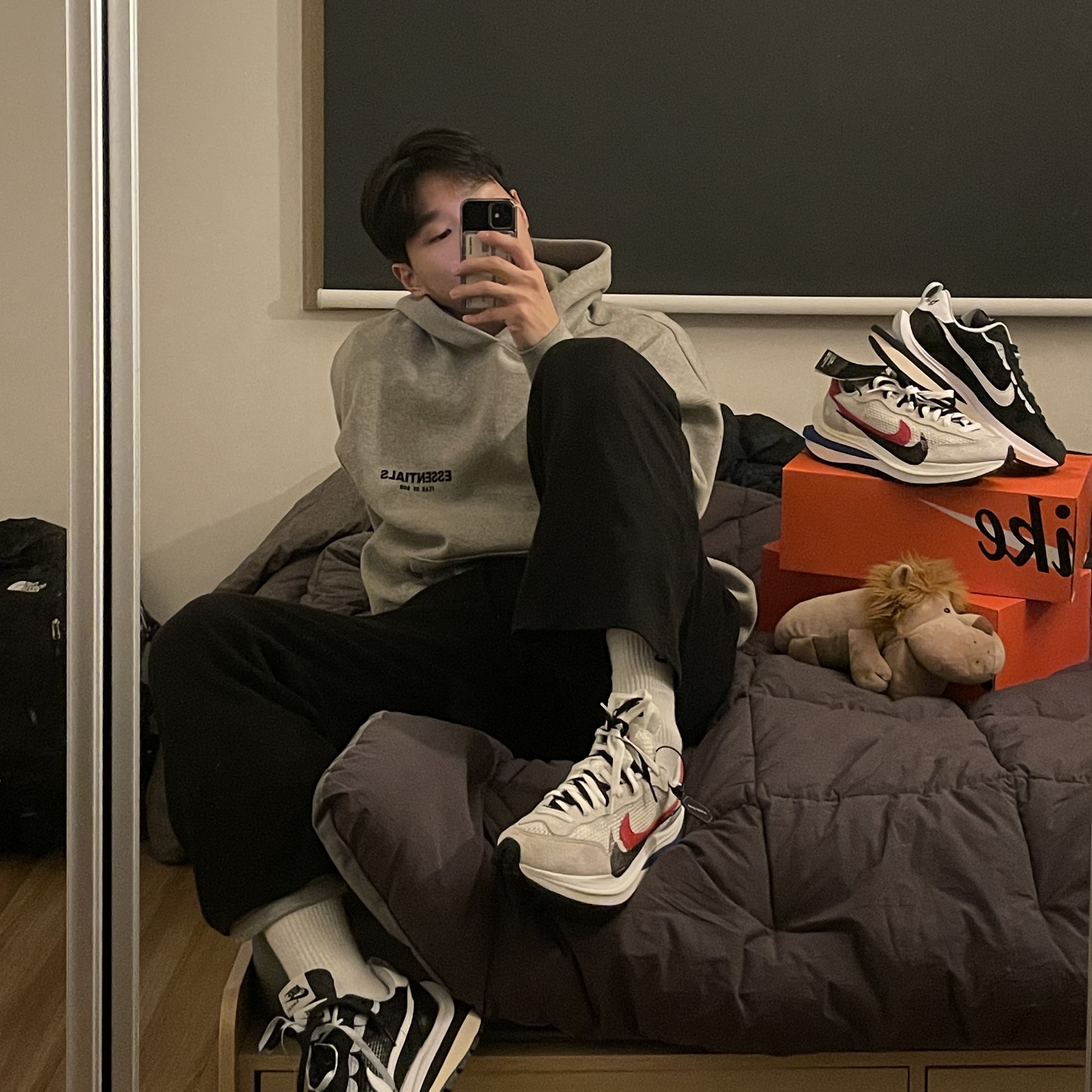 Nike x Sacai VaporWaffle Royal Fuchsia, Nike x Sacai VaporWaffle Black White 착용 스타일 - 2