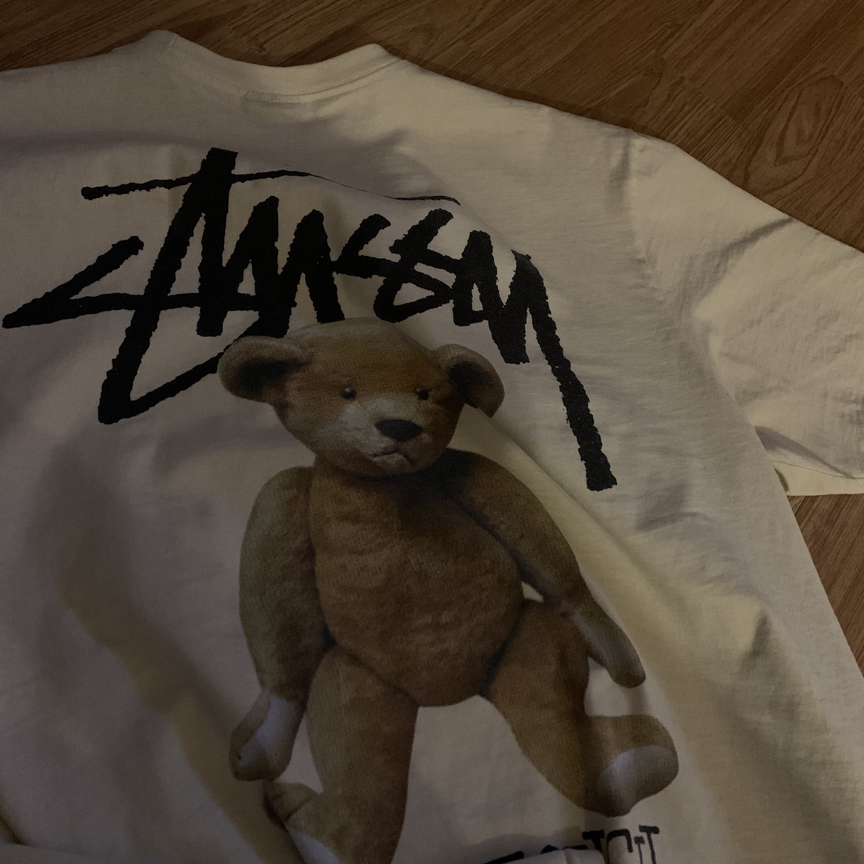 Stussy Built Tough T-Shirt Putty 착용 스타일