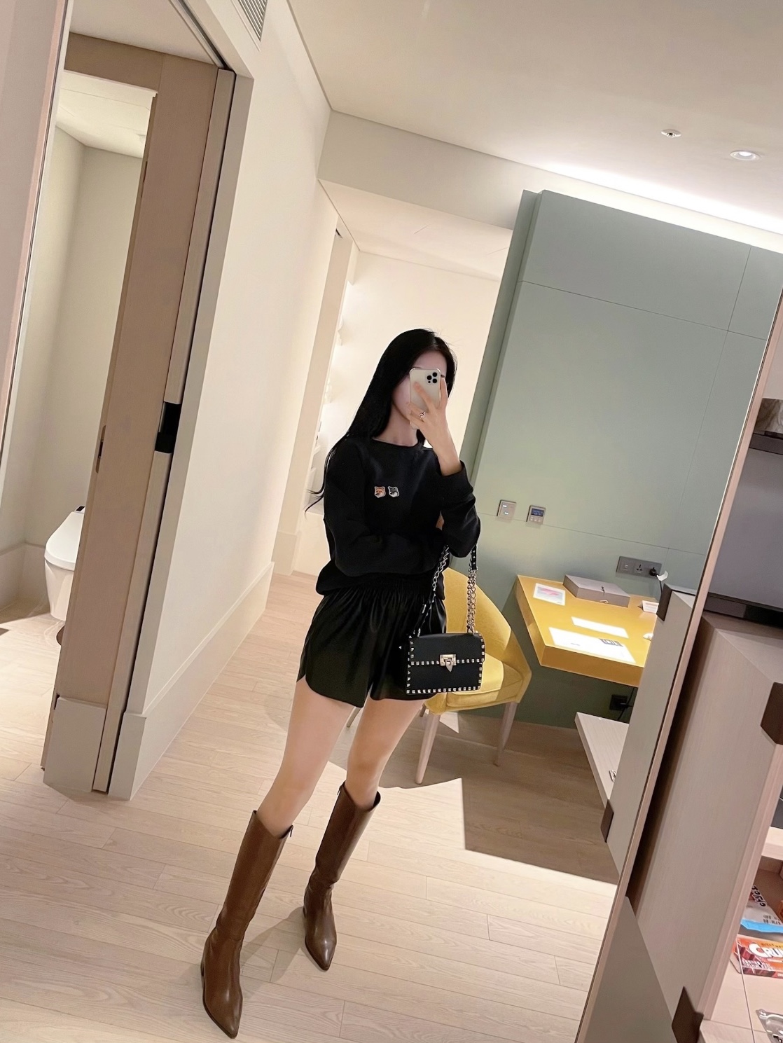 Isabel Marant Miley Hoodie Ecru Black, (W) Jordan 1 Mid Wolf Grey 착용 스타일 - 5