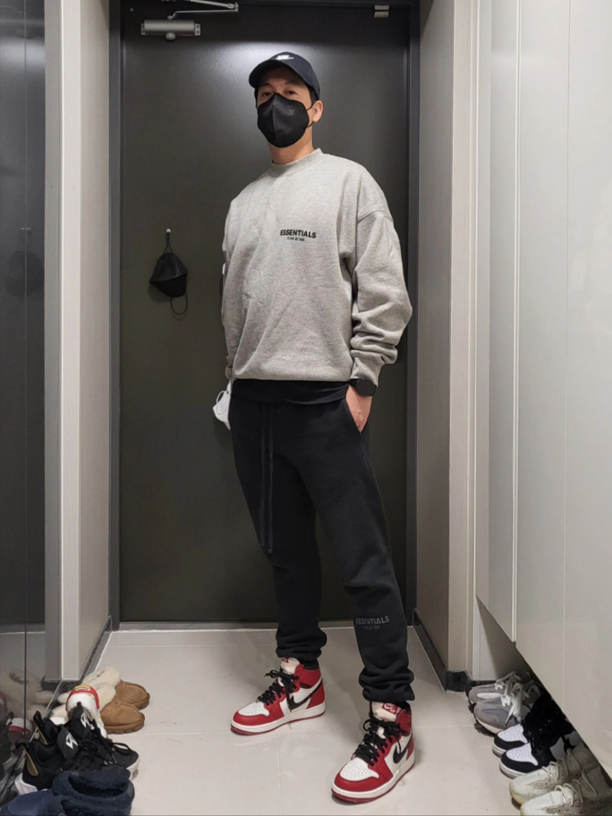 Jordan 1 Retro High OG Chicago 2022, Essentials Sweatpants Black - 21SS 착용 스타일