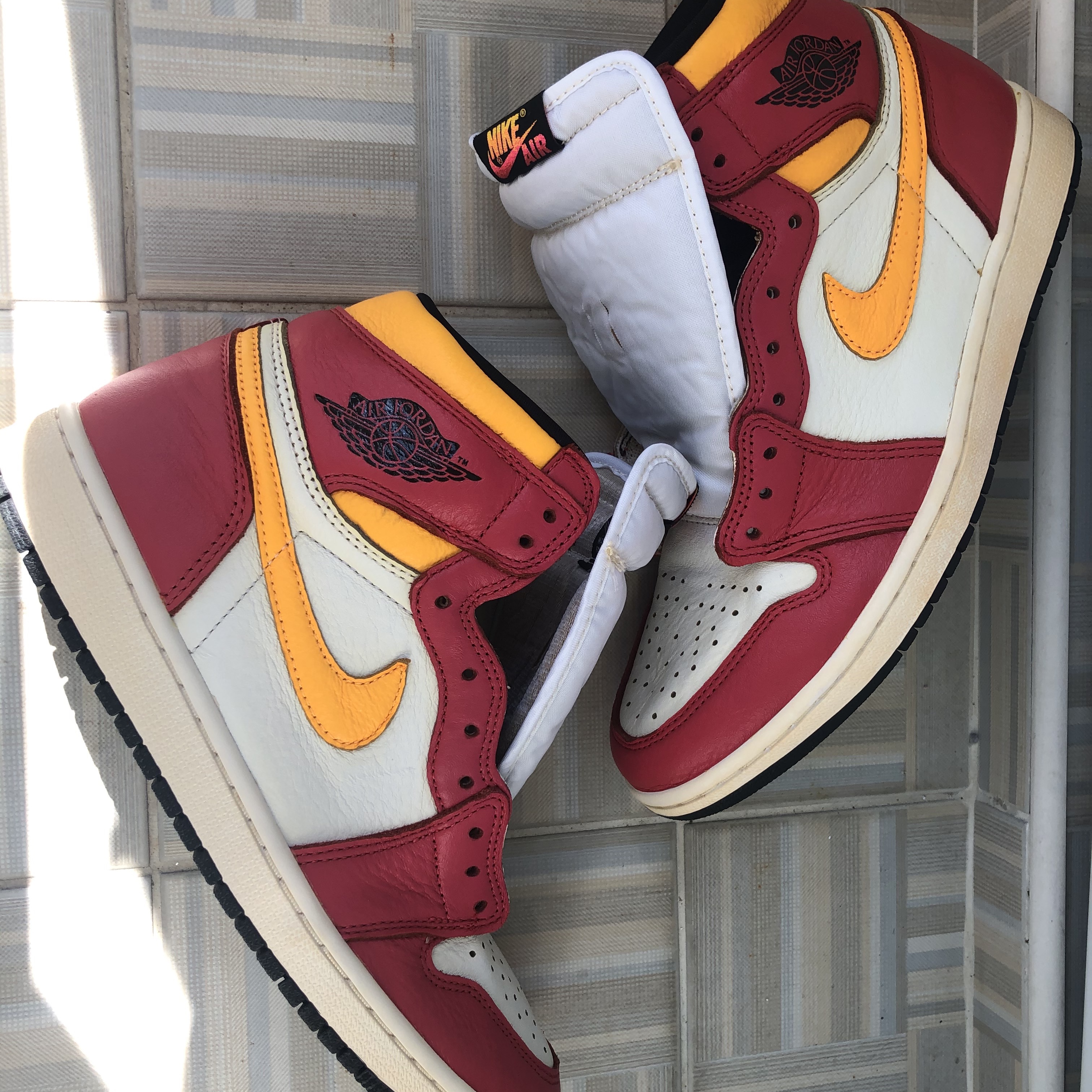 Jordan 1 Retro High OG Light Fusion Red 착용 스타일 - 3