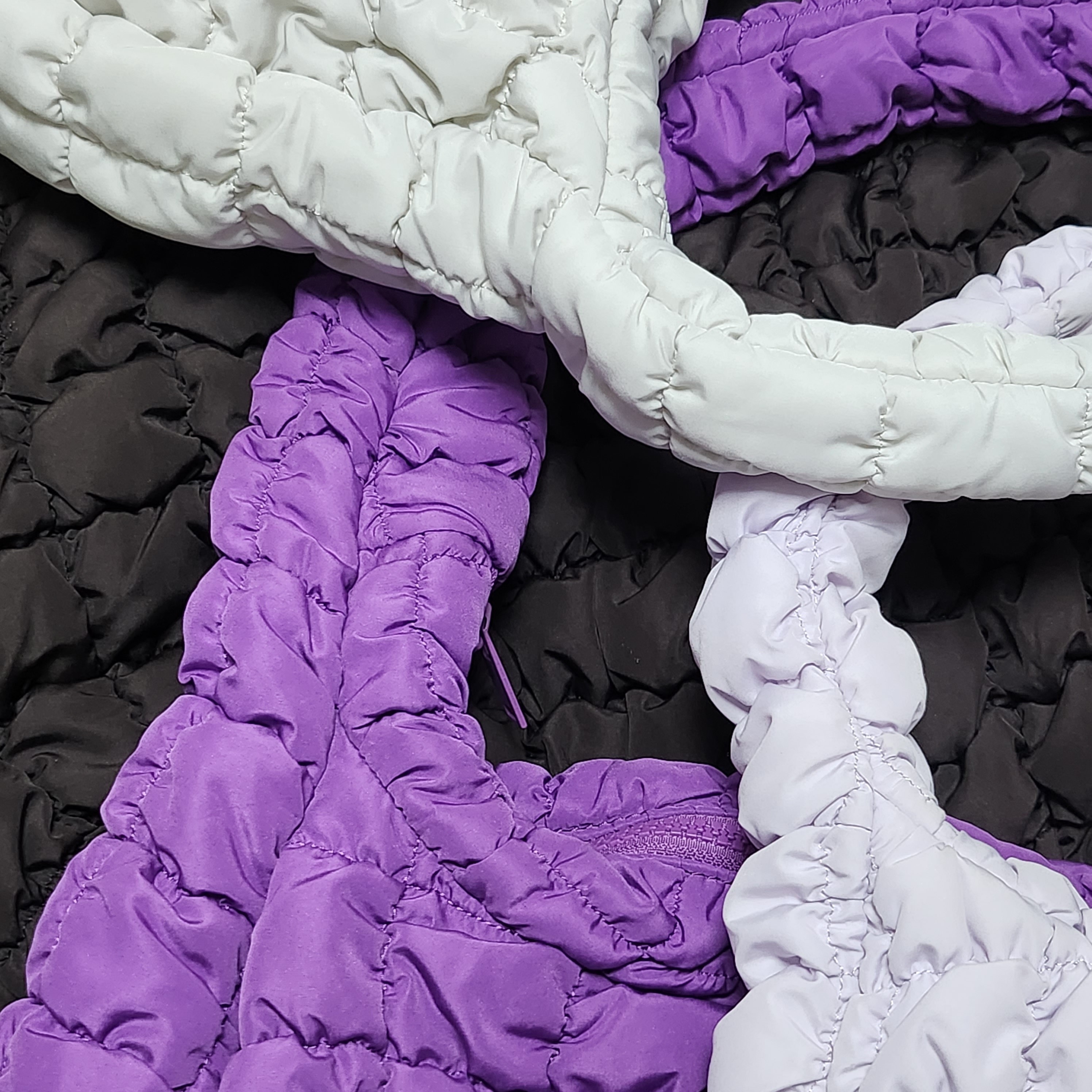 COS Quilted Mini Bag Dusty Lilac, COS Quilted Oversized Shoulder Bag Purple 착용 스타일 - 1