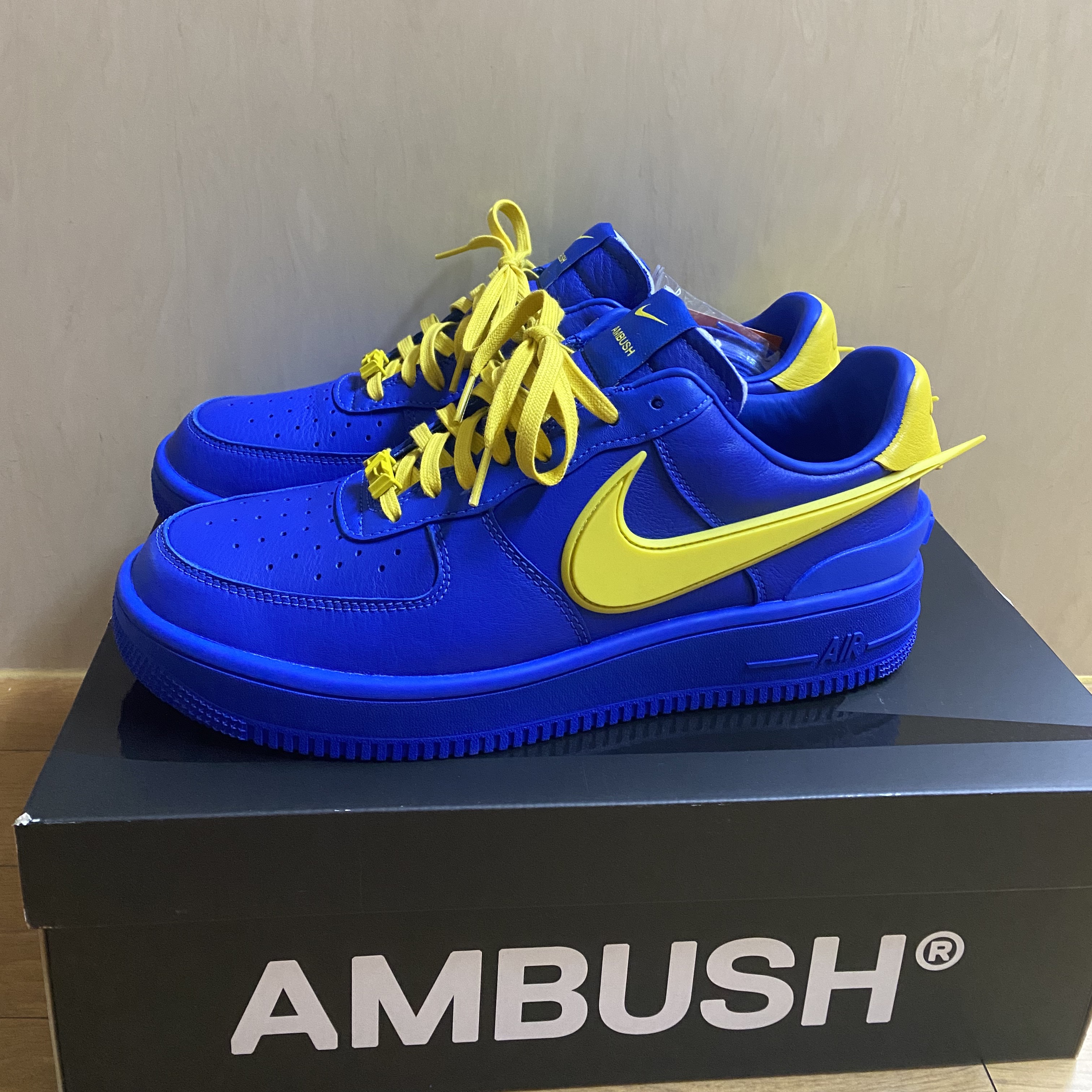 Nike x Ambush Air Force 1 Low SP Game Royal and Vivid Sulfur 착용 스타일