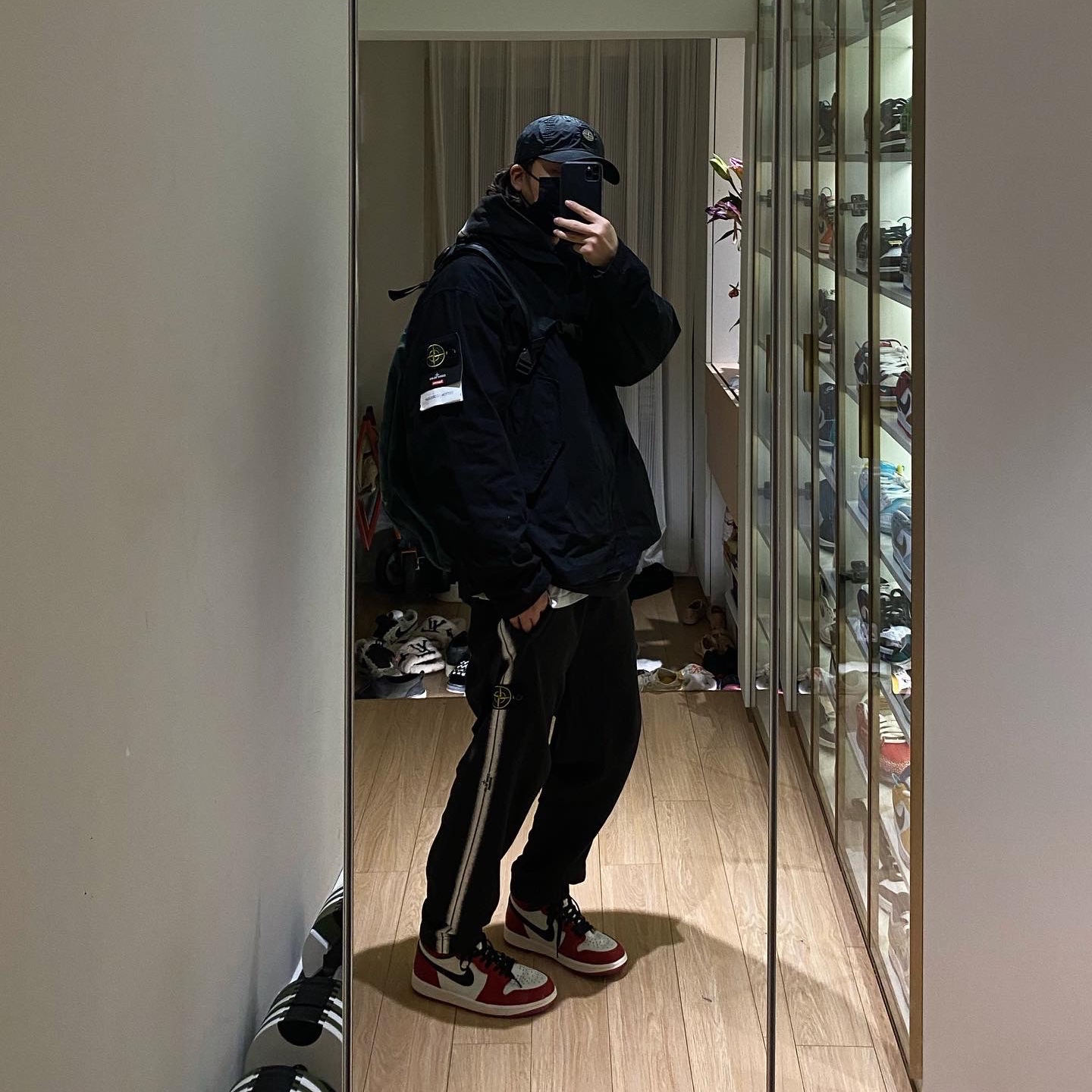 Supreme x Stone Island Stripe Hooded Sweatshirt Black - 22SS, Supreme x Stone Island Stripe Sweatpants Black - 22SS 착용 스타일 - 2