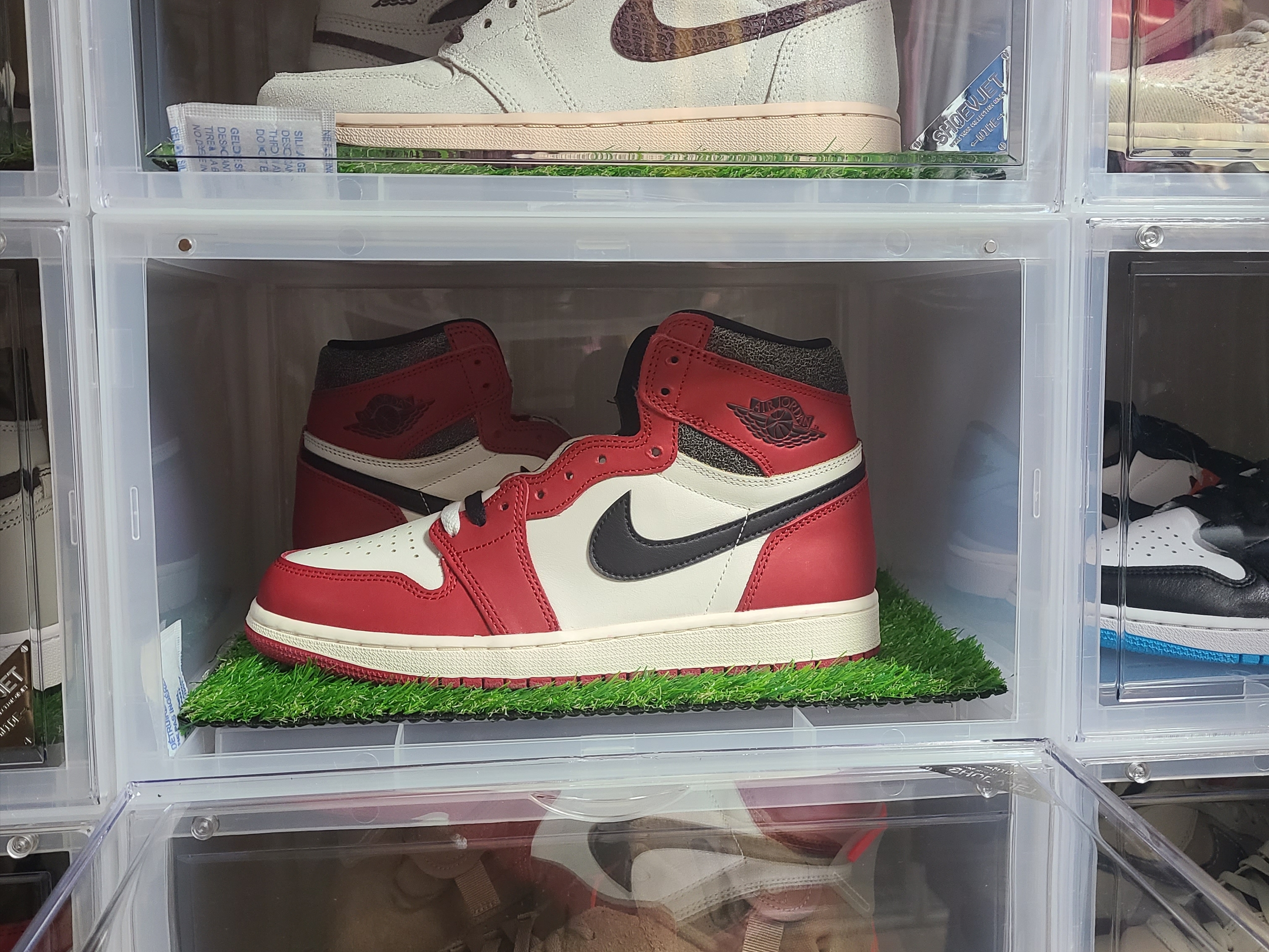 Jordan 1 Retro High OG Chicago 2022, Jordan 6 x Travis Scott Retro SP British Khaki 착용 스타일 - 2