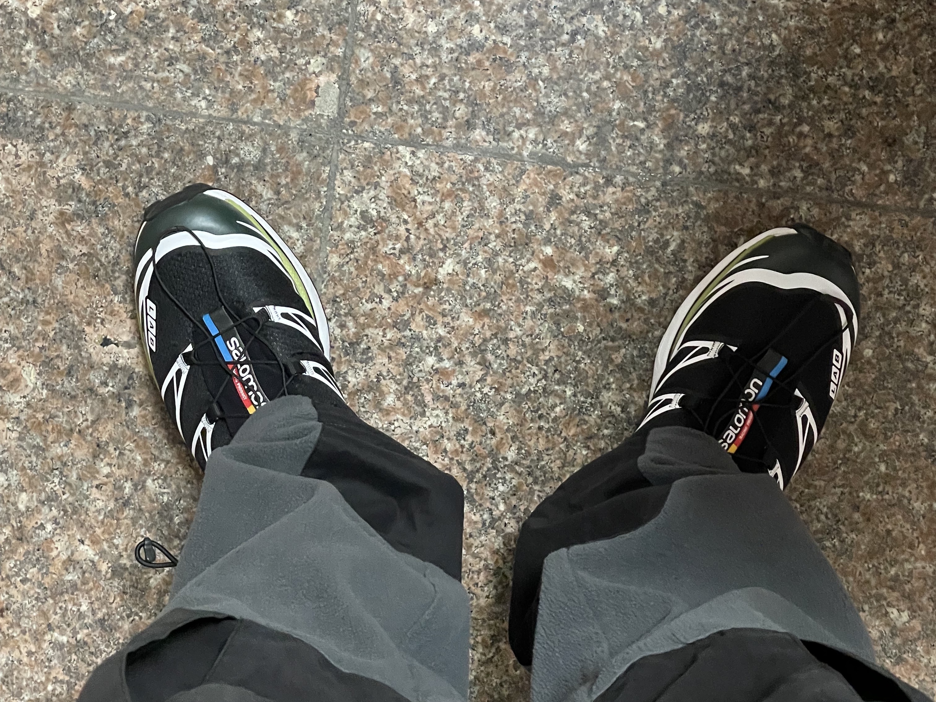 Salomon XT-6 Scarab Black 착용 스타일