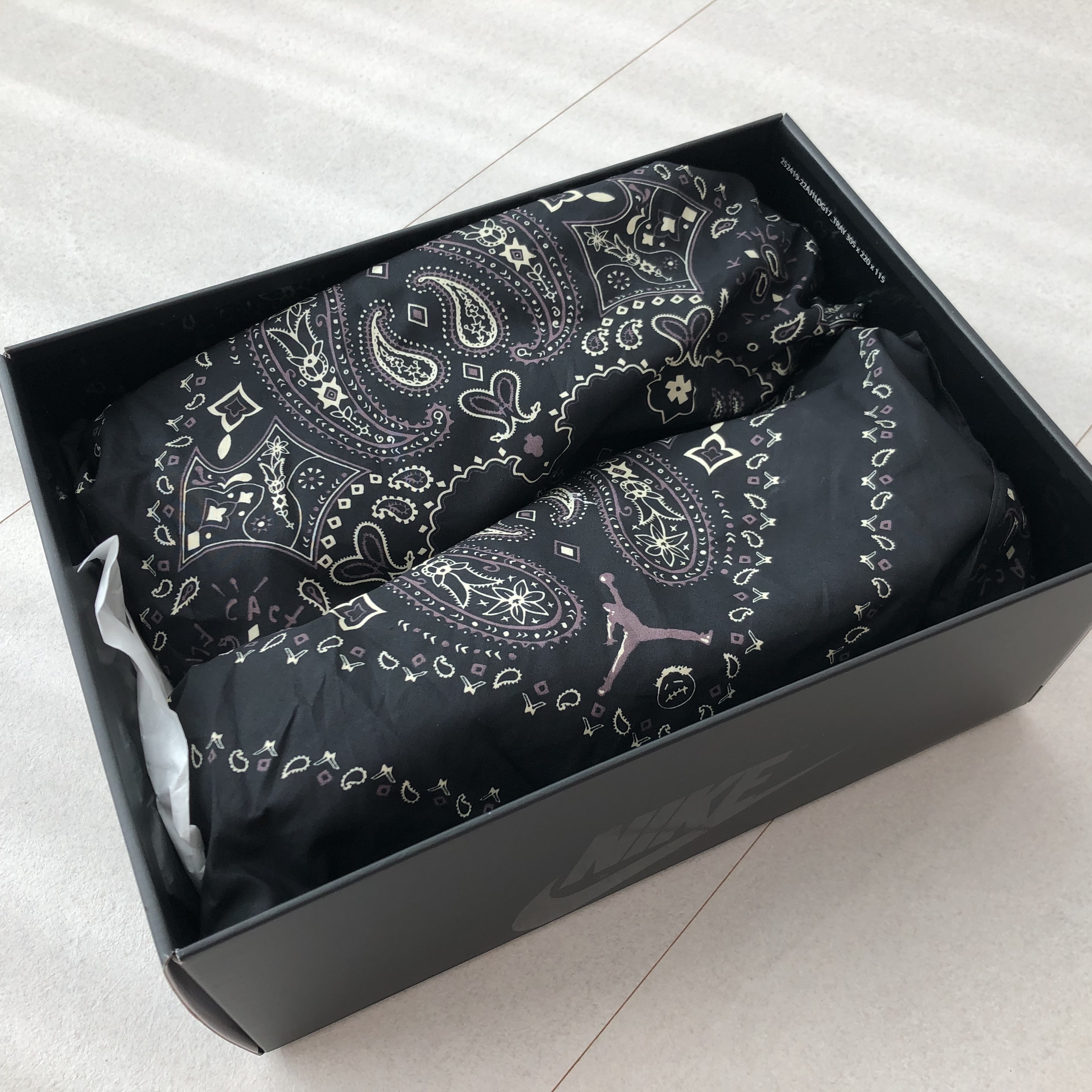 Jordan 1 x Travis Scott Retro Low OG SP Black Phantom 착용 스타일 - 4
