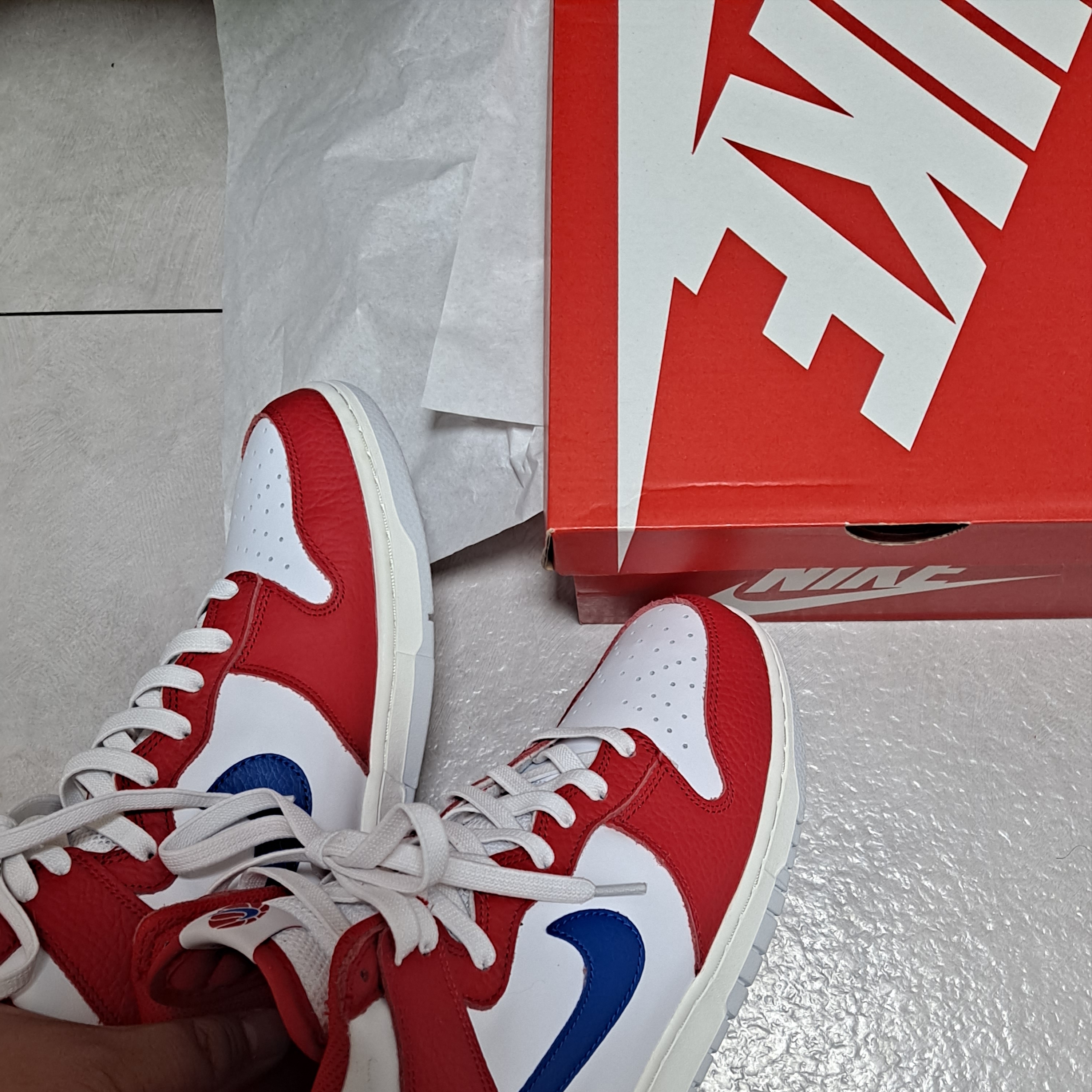 Nike Dunk High Retro University Red Game Royal 착용 스타일