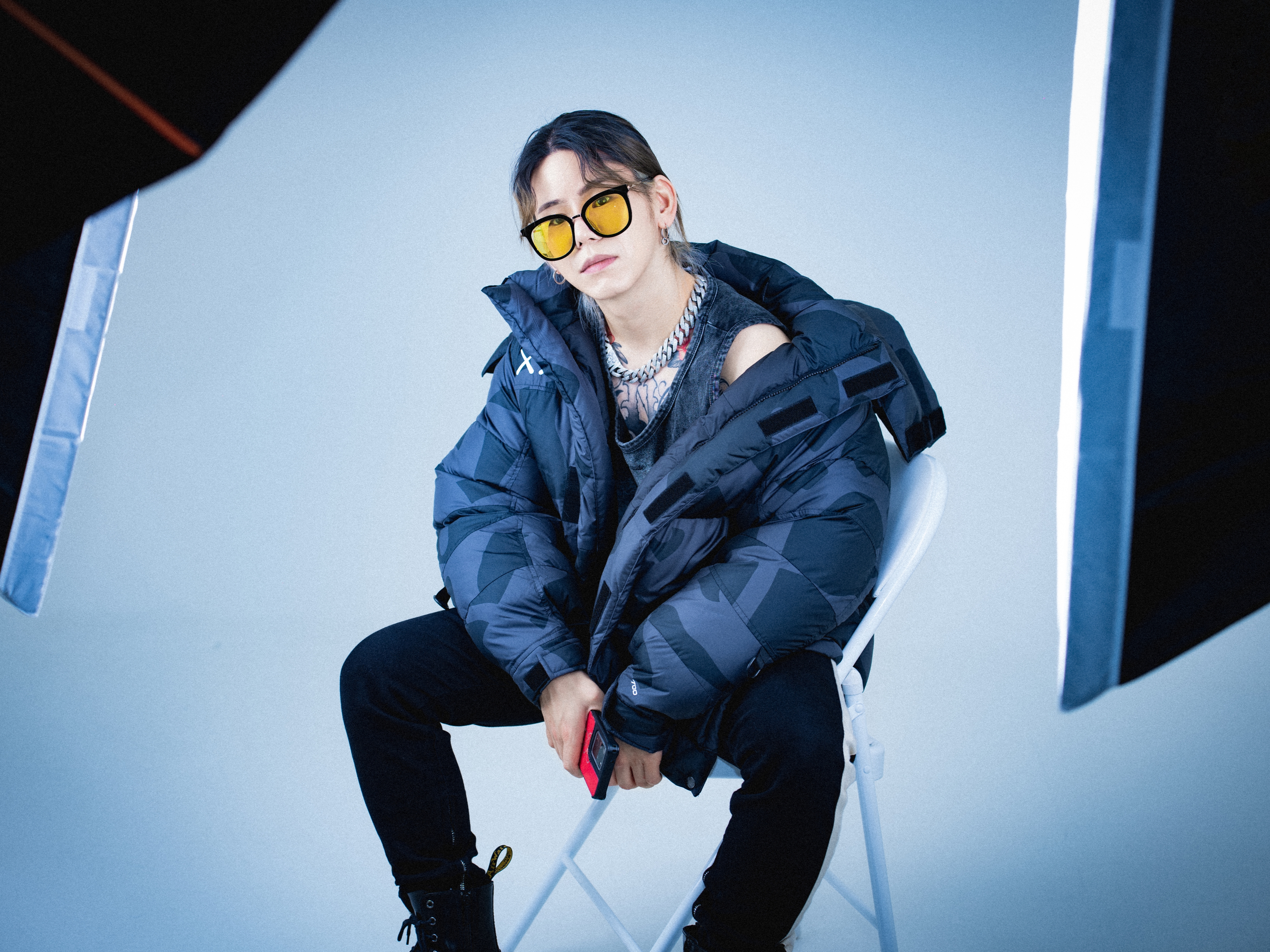 The North Face x Kaws Retro 1994 Himalayan Parka Black Print - 22FW 착용 스타일 - 2