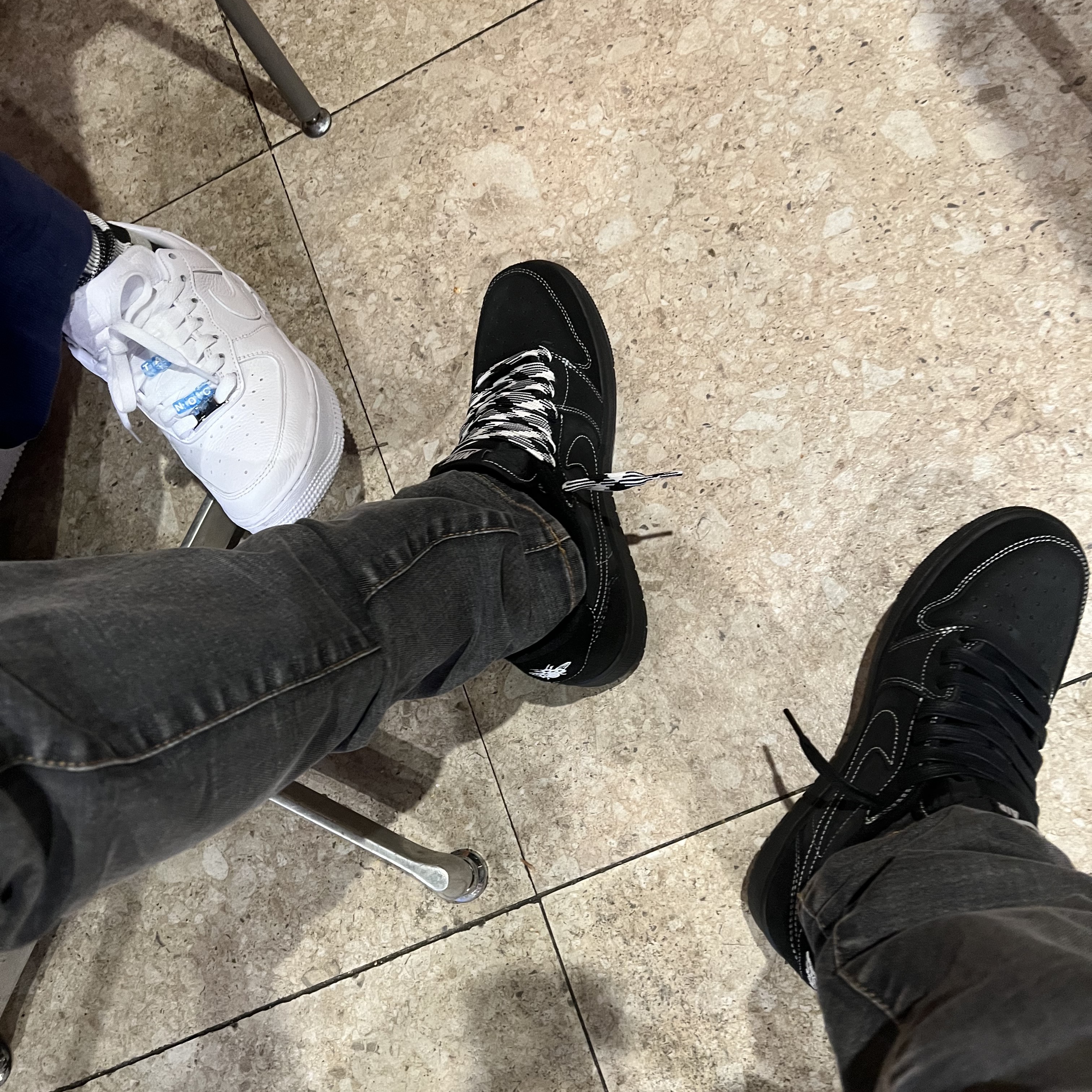 Jordan 1 x Travis Scott Retro Low OG SP Black Phantom, Nike x Drake Nocta Air Force 1 Low SP Certified Lover Boy White 착용 스타일
