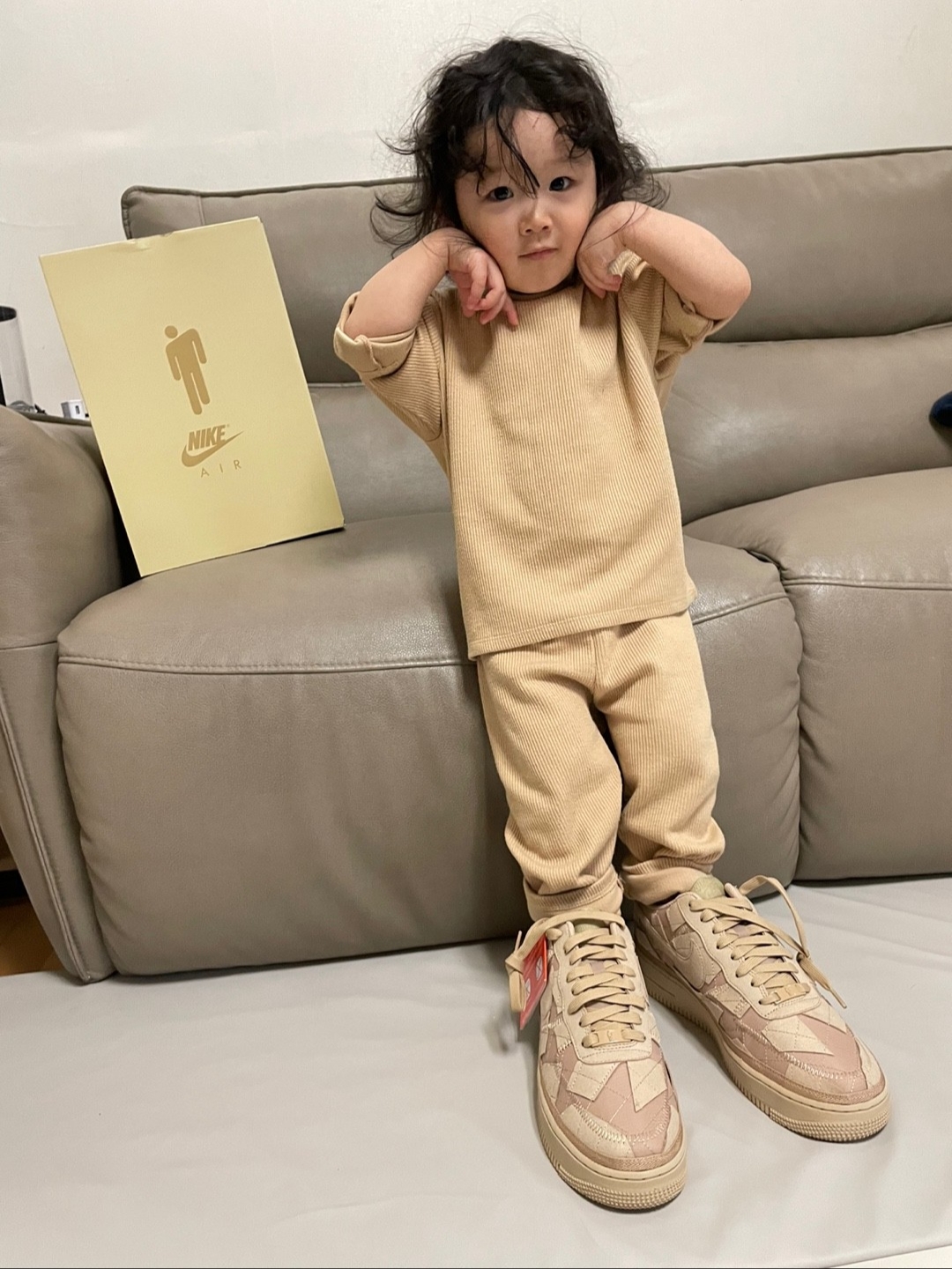 Nike x Billie Eilish Air Force 1 Low '07 SP Mushroom 착용 스타일 - 3