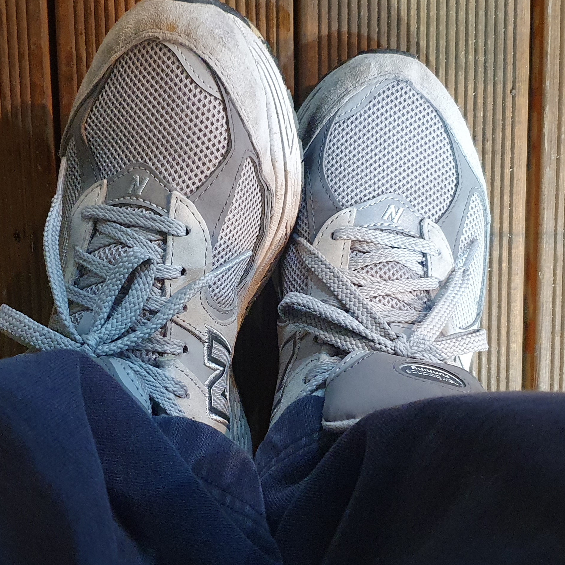 New Balance 2002R Grey 착용 스타일 - 2