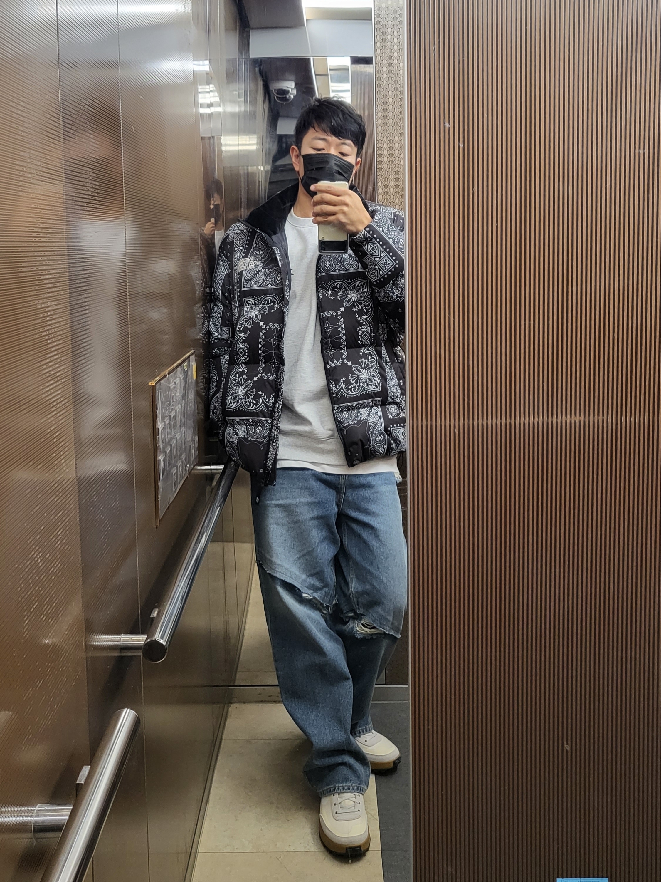 Nike x Tom Sachs General Purpose Shoe Light Cream, The North Face Novelty Lofty Down Jacket Real Black 착용 스타일
