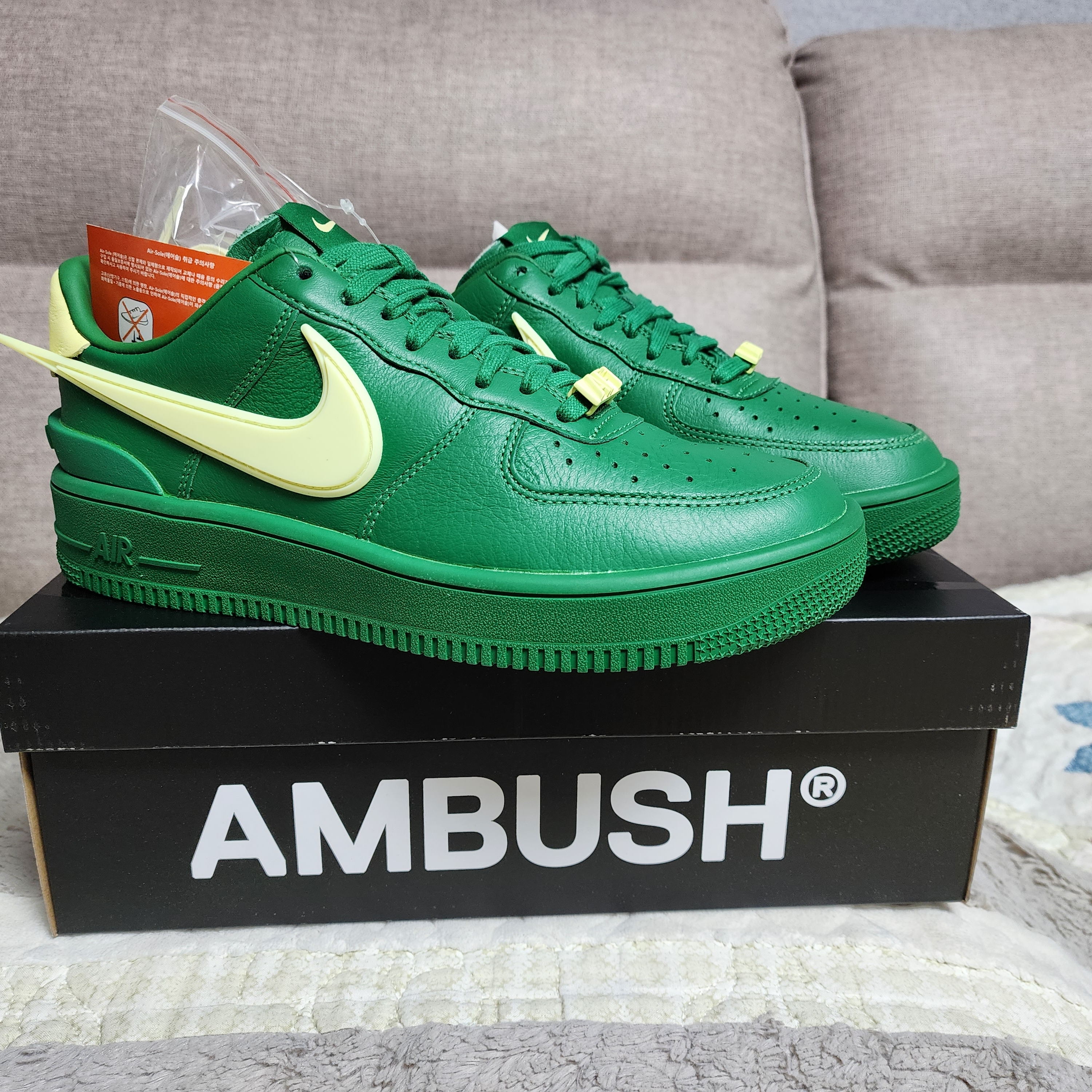 Nike x Ambush Air Force 1 Low SP Pine Green and Citron 착용 스타일 - 2