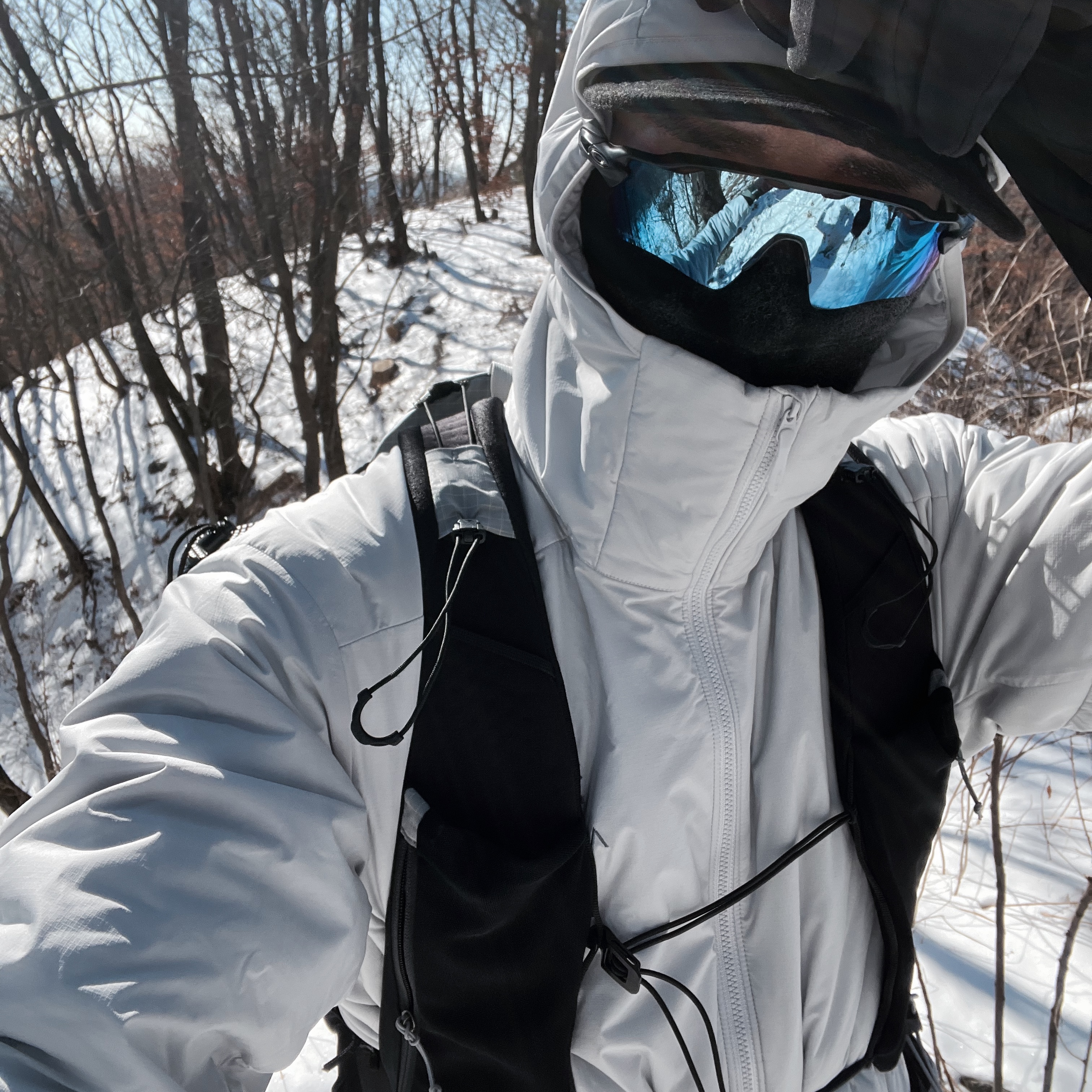 Arc'teryx Atom LT Hoody Solitude, Arc'teryx Mantis 2 Waistpack 24K Black 착용 스타일 - 1