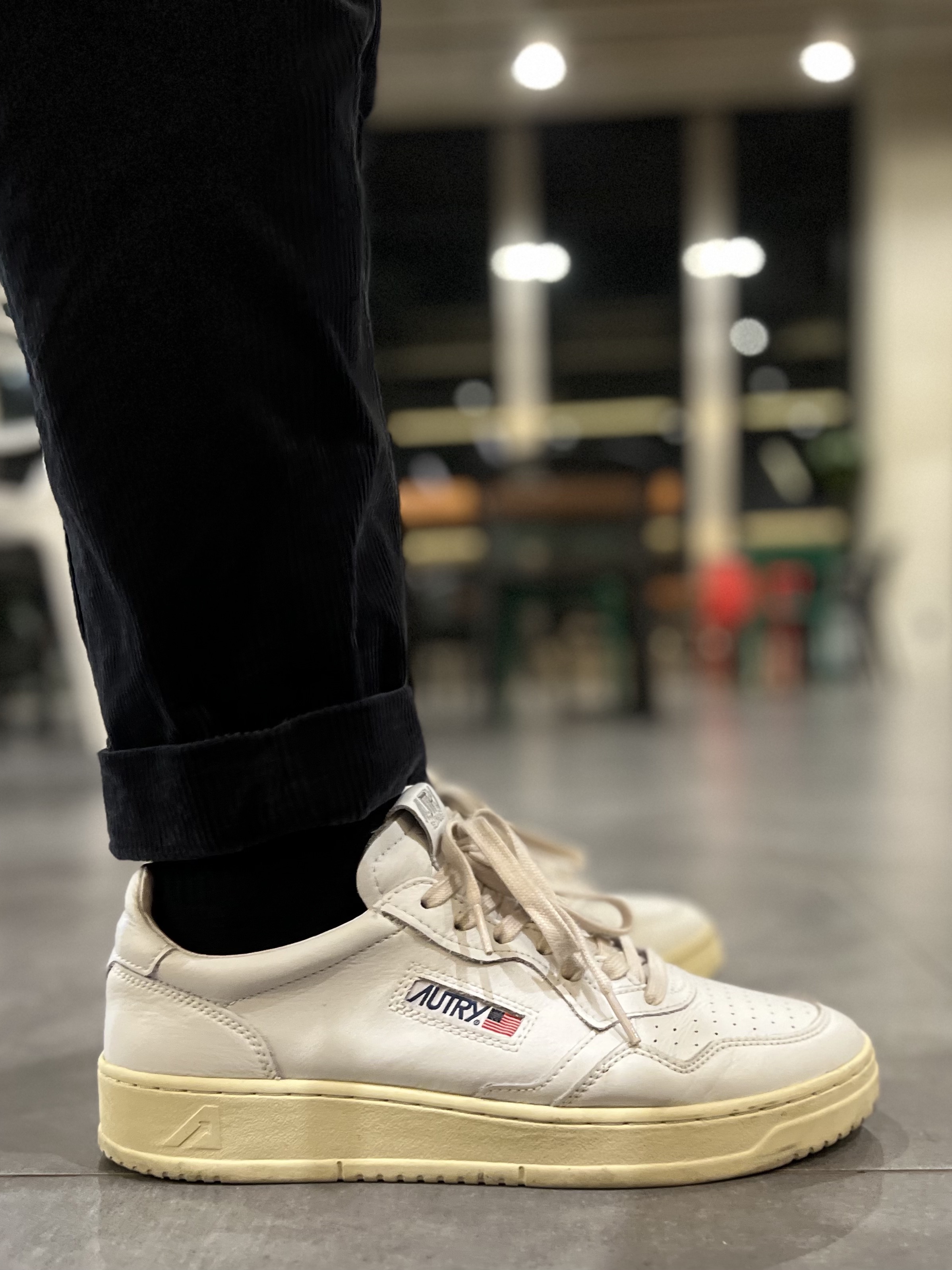 Autry Medalist Low Leather Sneakers White 착용 스타일 - 1