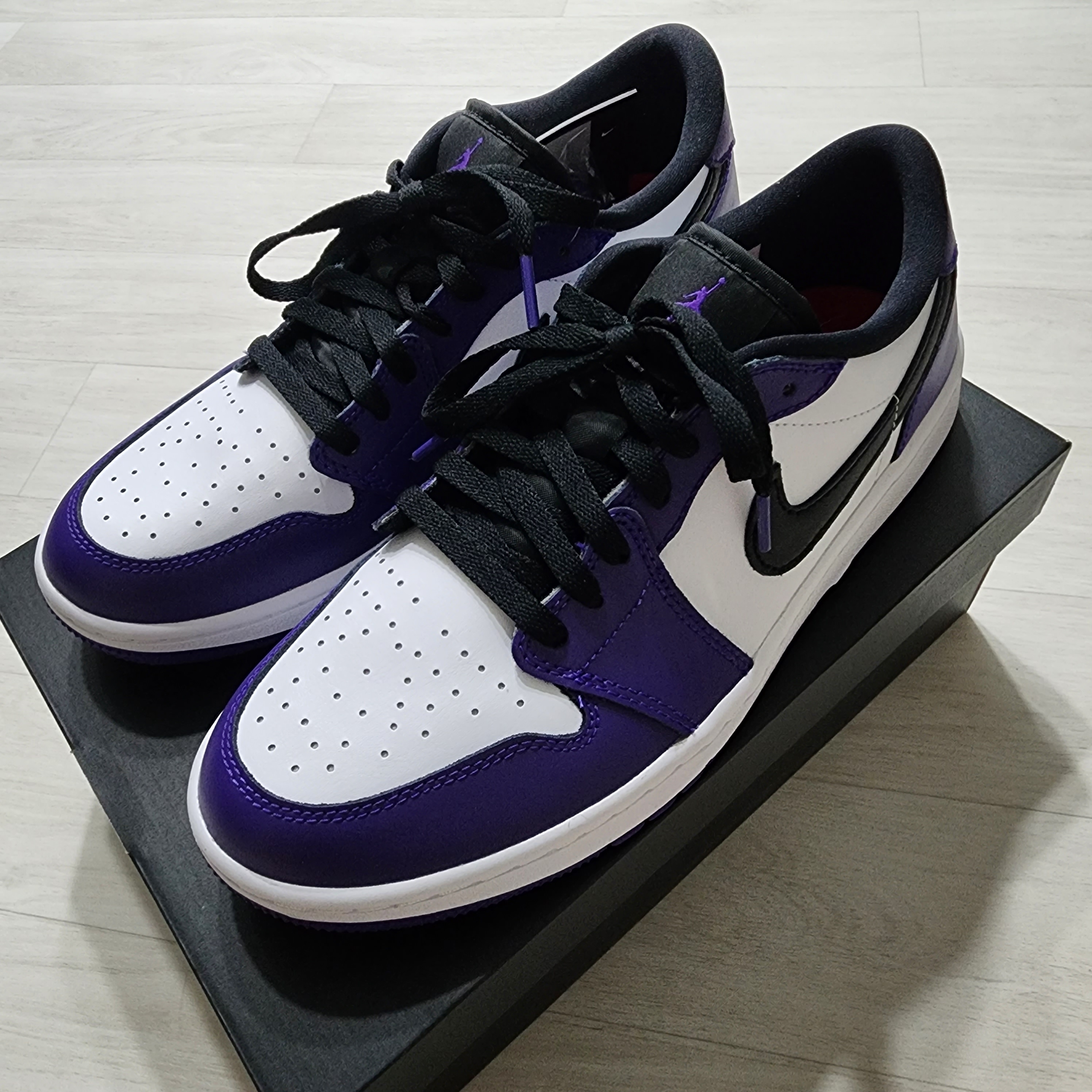 Jordan 1 Low Golf Court Purple 착용 스타일 - 2