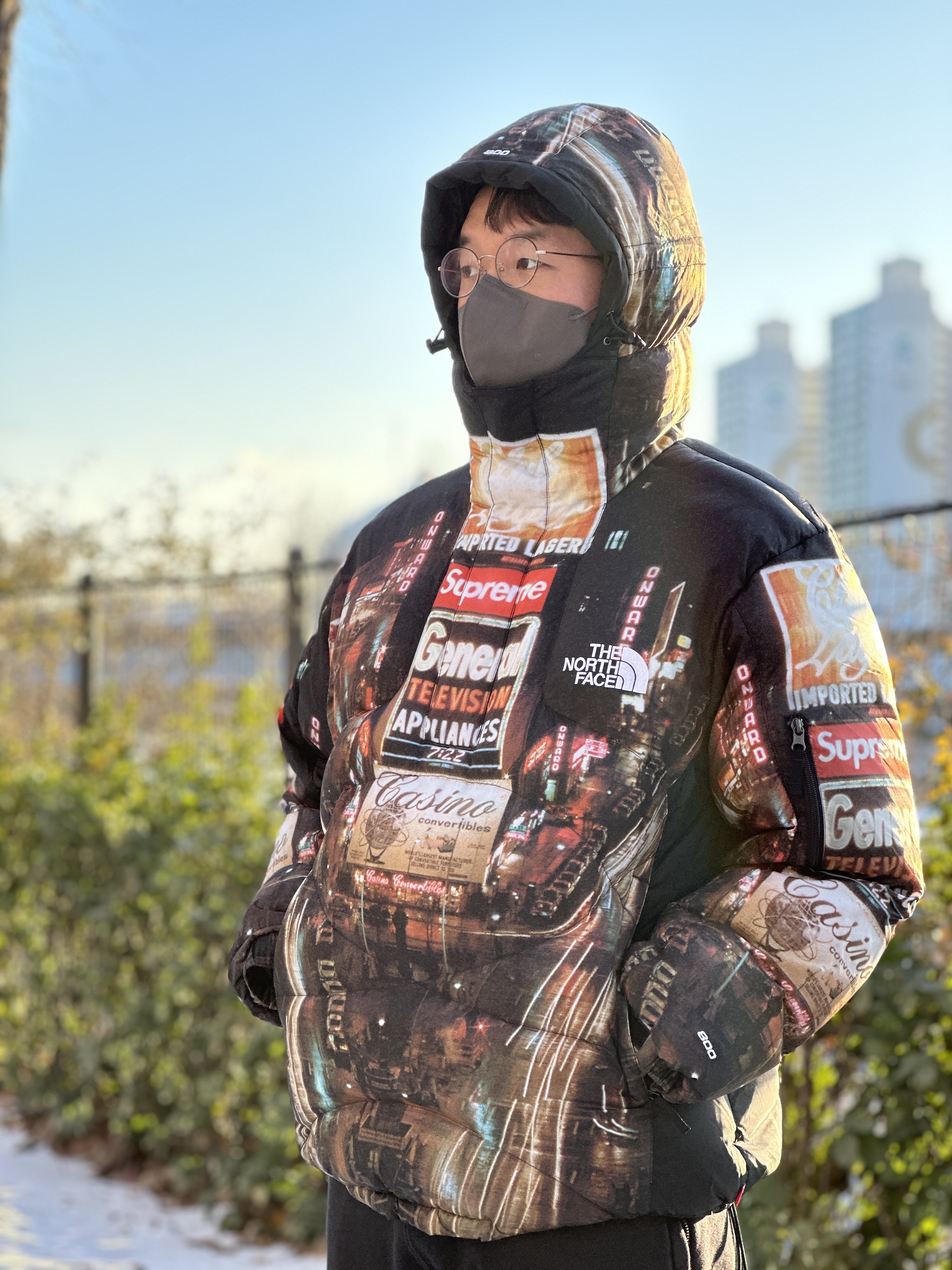 Supreme x The North Face 800-Fill Half Zip Hooded Pullover Times Square - 22FW, Nike NRG Solo Swoosh Fleece Pants Black - US/EU 착용 스타일 - 2