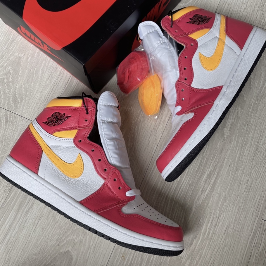 Jordan 1 Retro High OG Light Fusion Red 착용 스타일 - 1