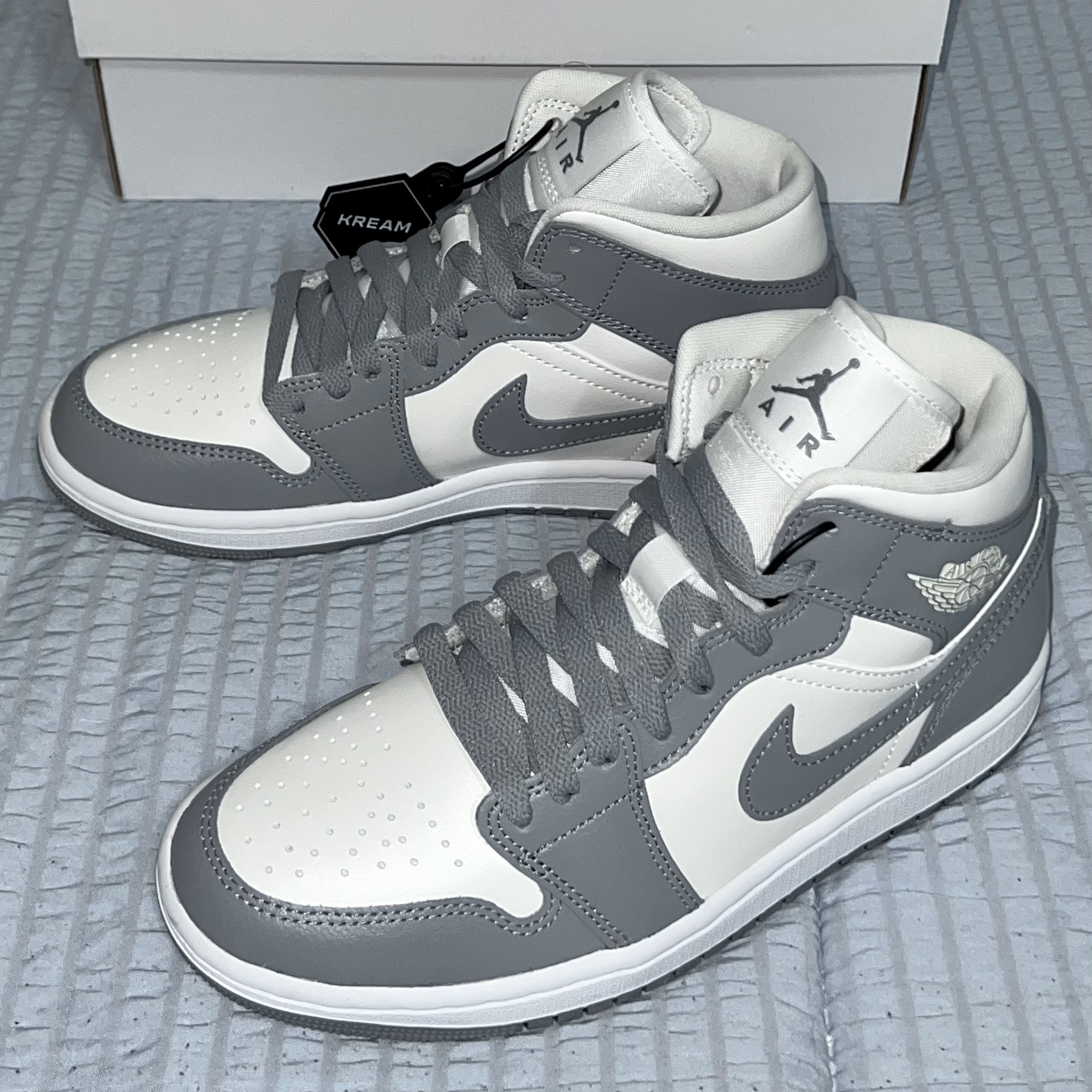 (W) Jordan 1 Mid Sail Stealth 착용 스타일
