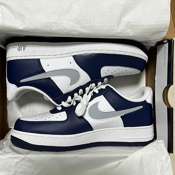 Nike Air Force 1 '07 Cut Out Swoosh Midnight Navy 착용 스타일