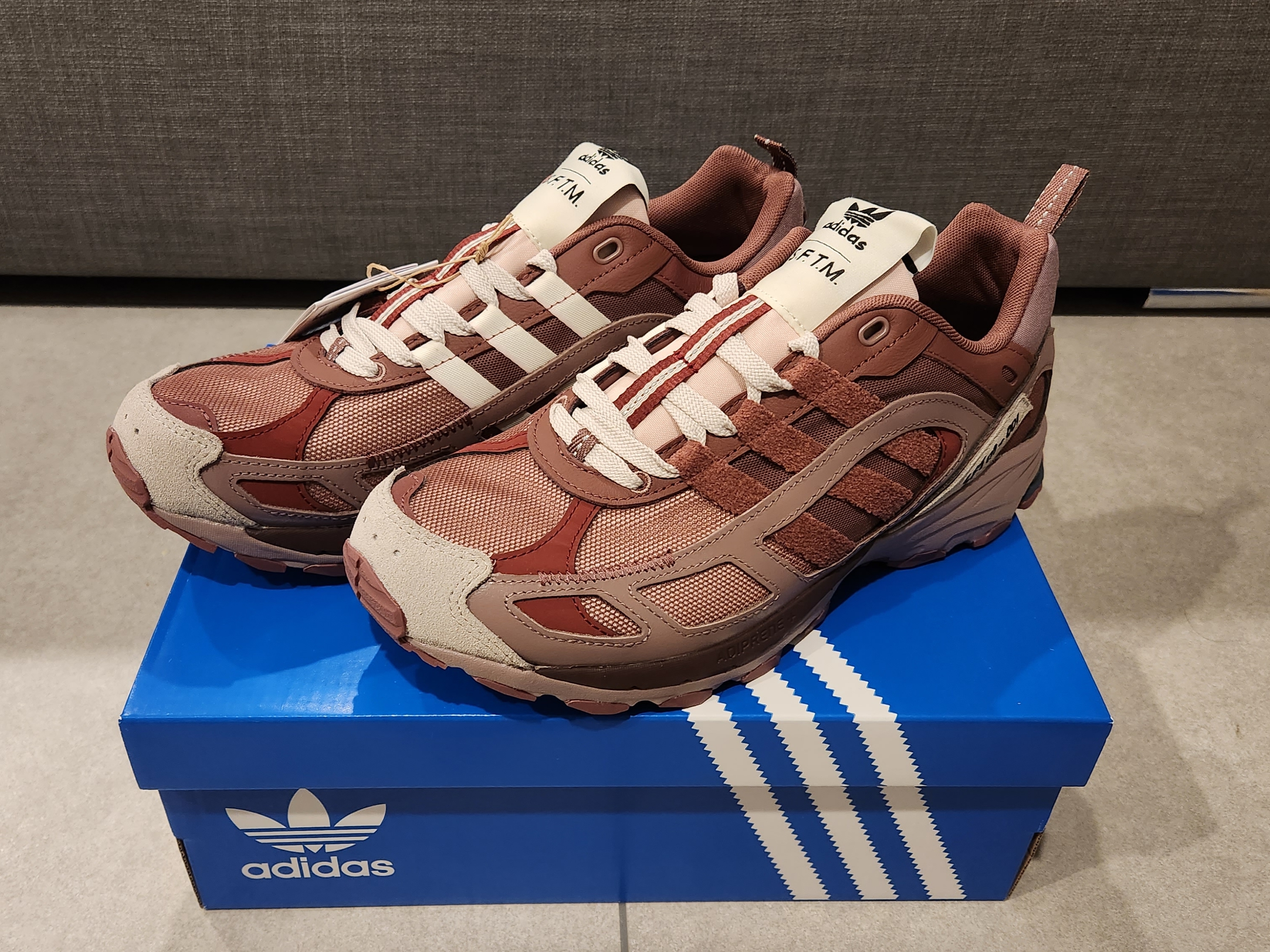 Adidas x Song for the Mute Shadowturf Purple Burgundy 착용 스타일