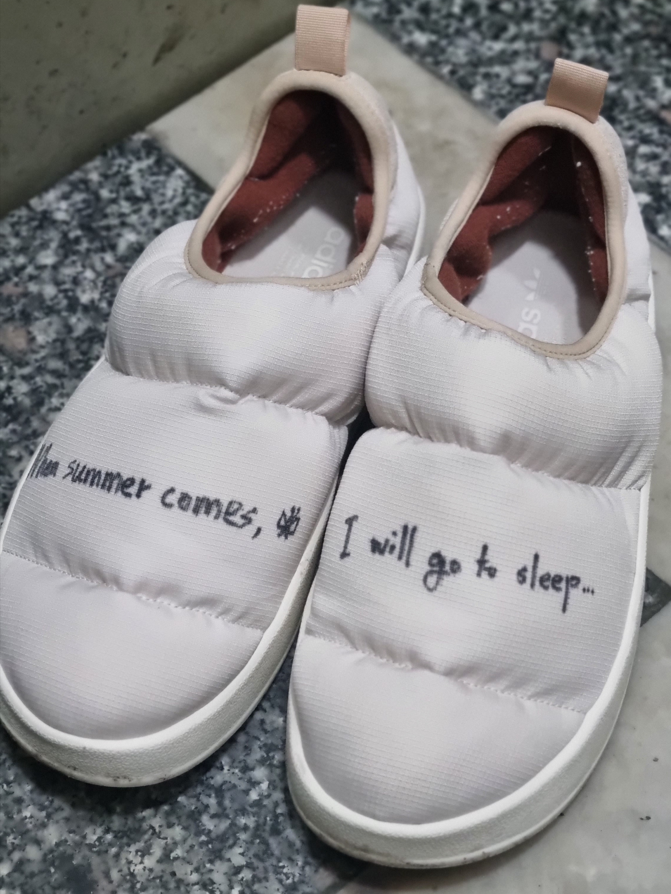 Adidas Puffylette Aluminum Off White 착용 스타일