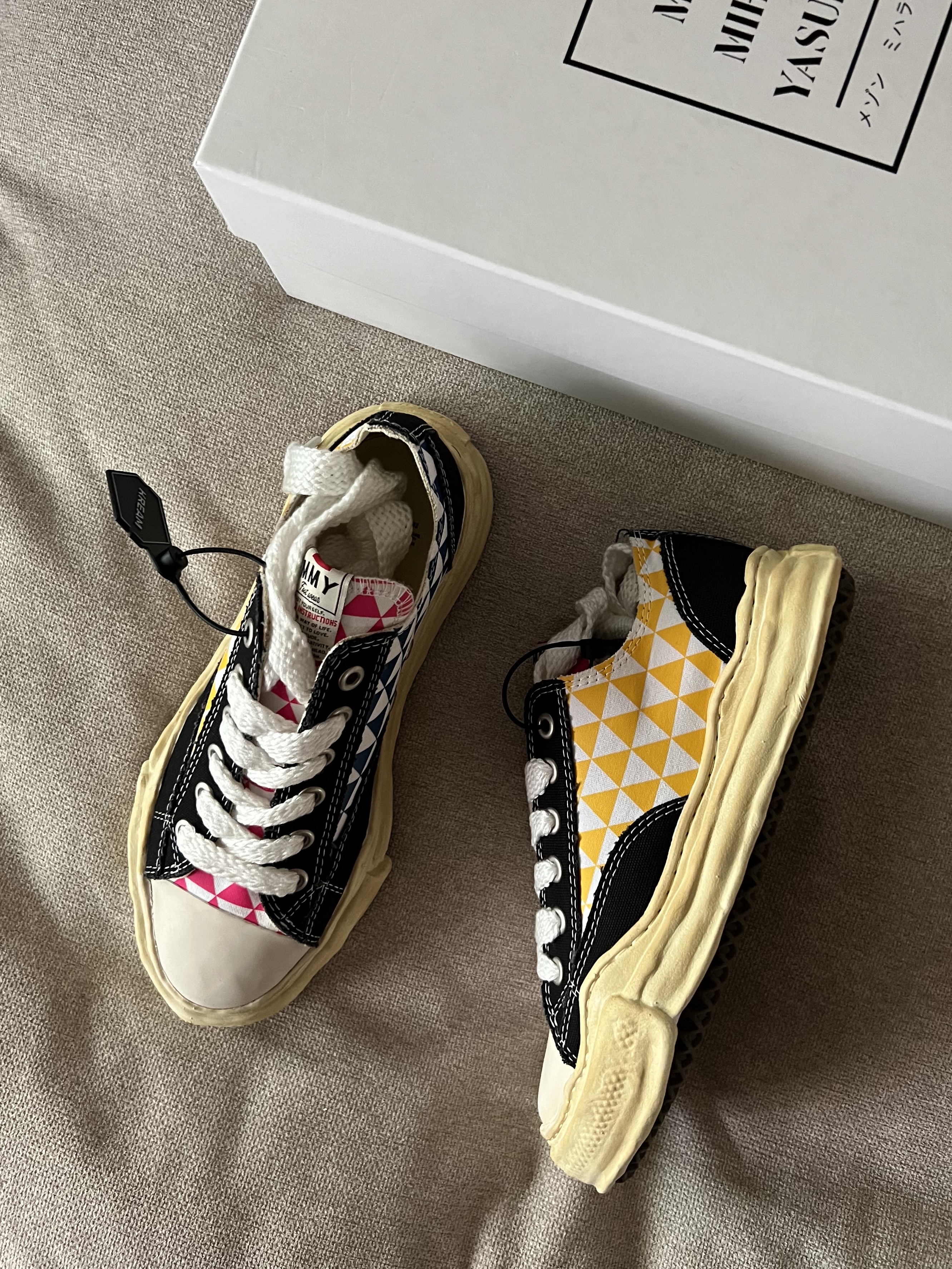 Maison Mihara Yasuhiro Peterson OG Sole OD Print Canvas Low-top Sneakers Multi 착용 스타일