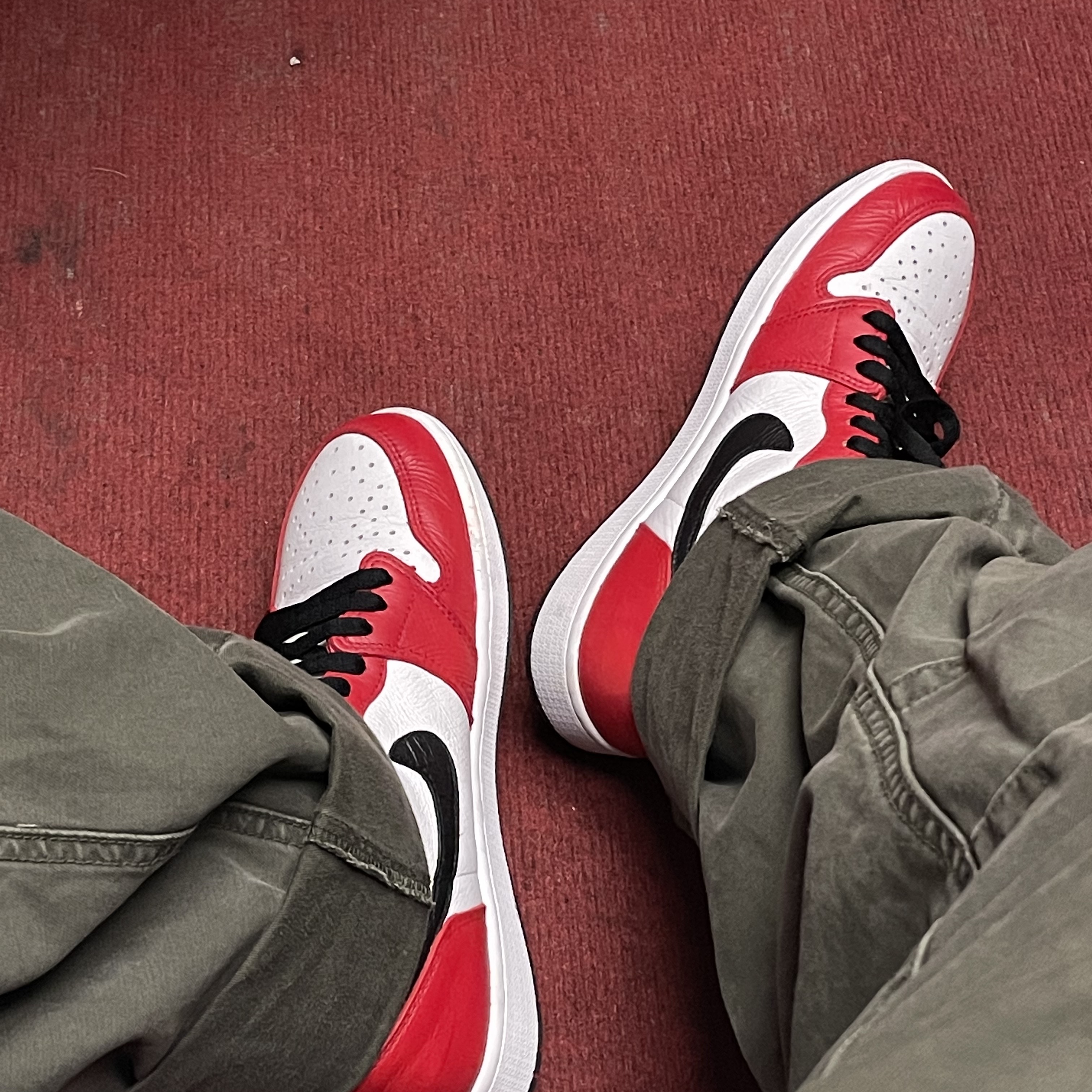Jordan 1 Retro High OG Light Fusion Red, Jordan 1 Retro High OG Chicago 2022 착용 스타일 - 2