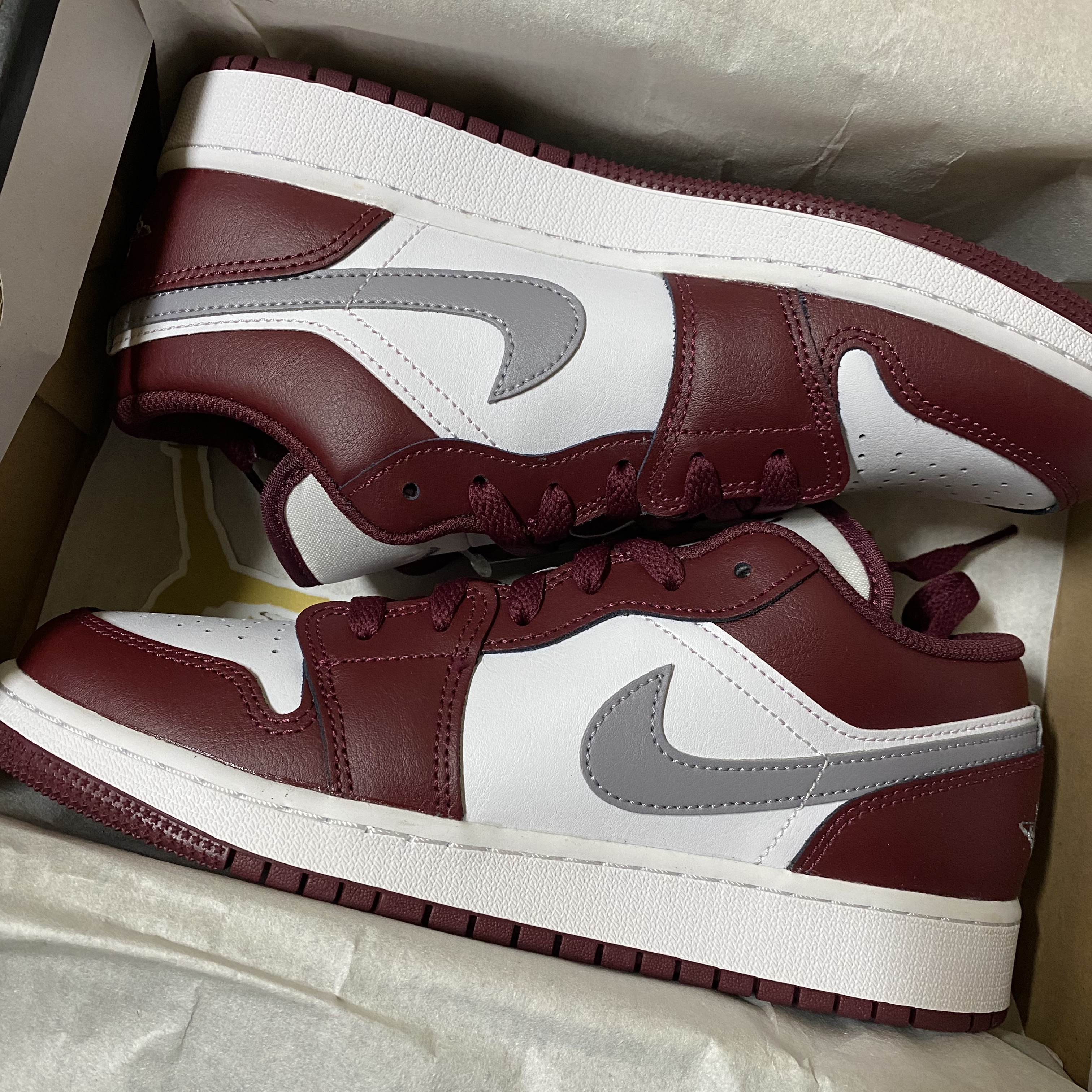 (GS) Jordan 1 Low Cherrywood Red 착용 스타일